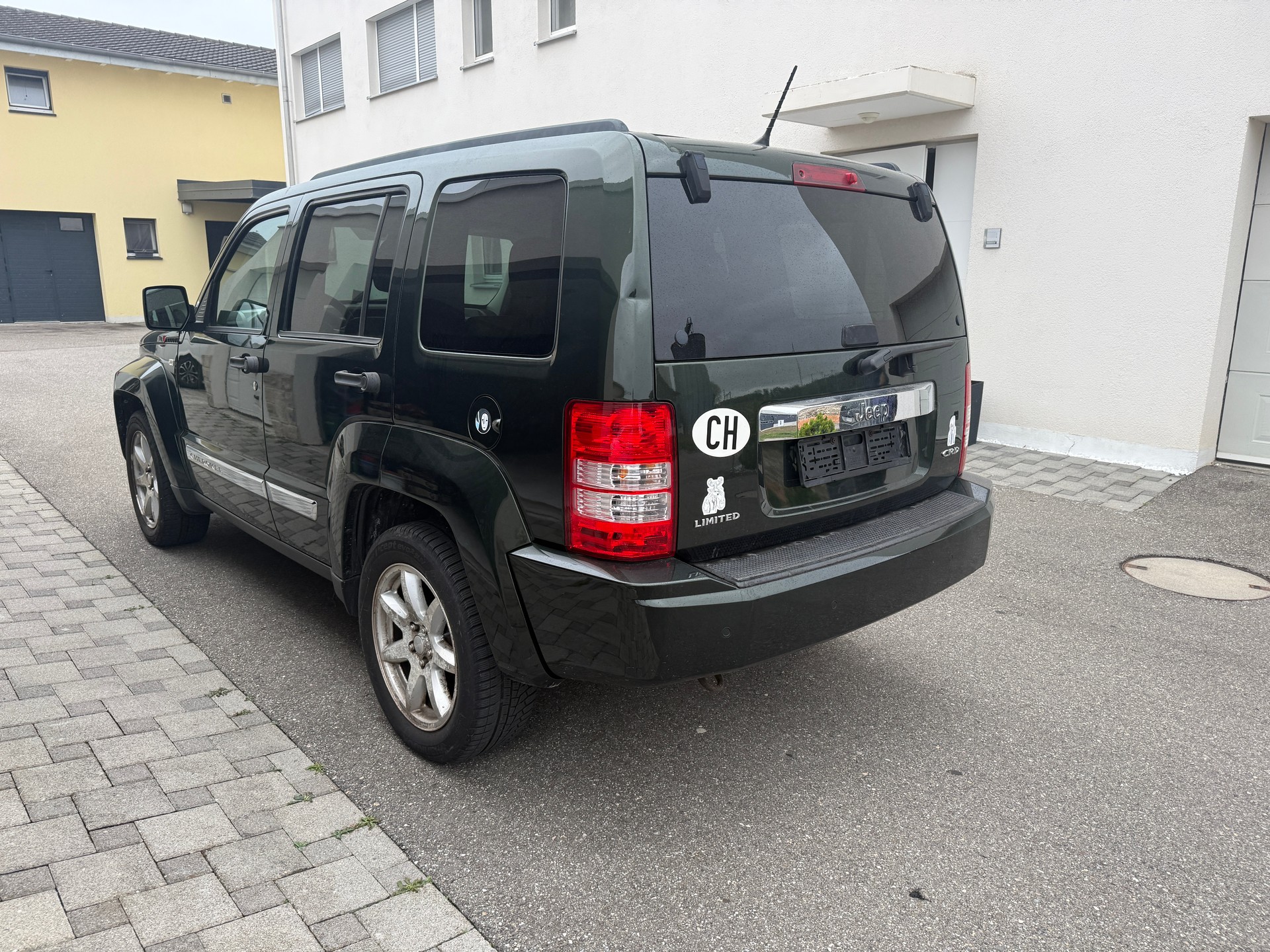 JEEP Cherokee 2.8 CRD Limited Automatic-image-4