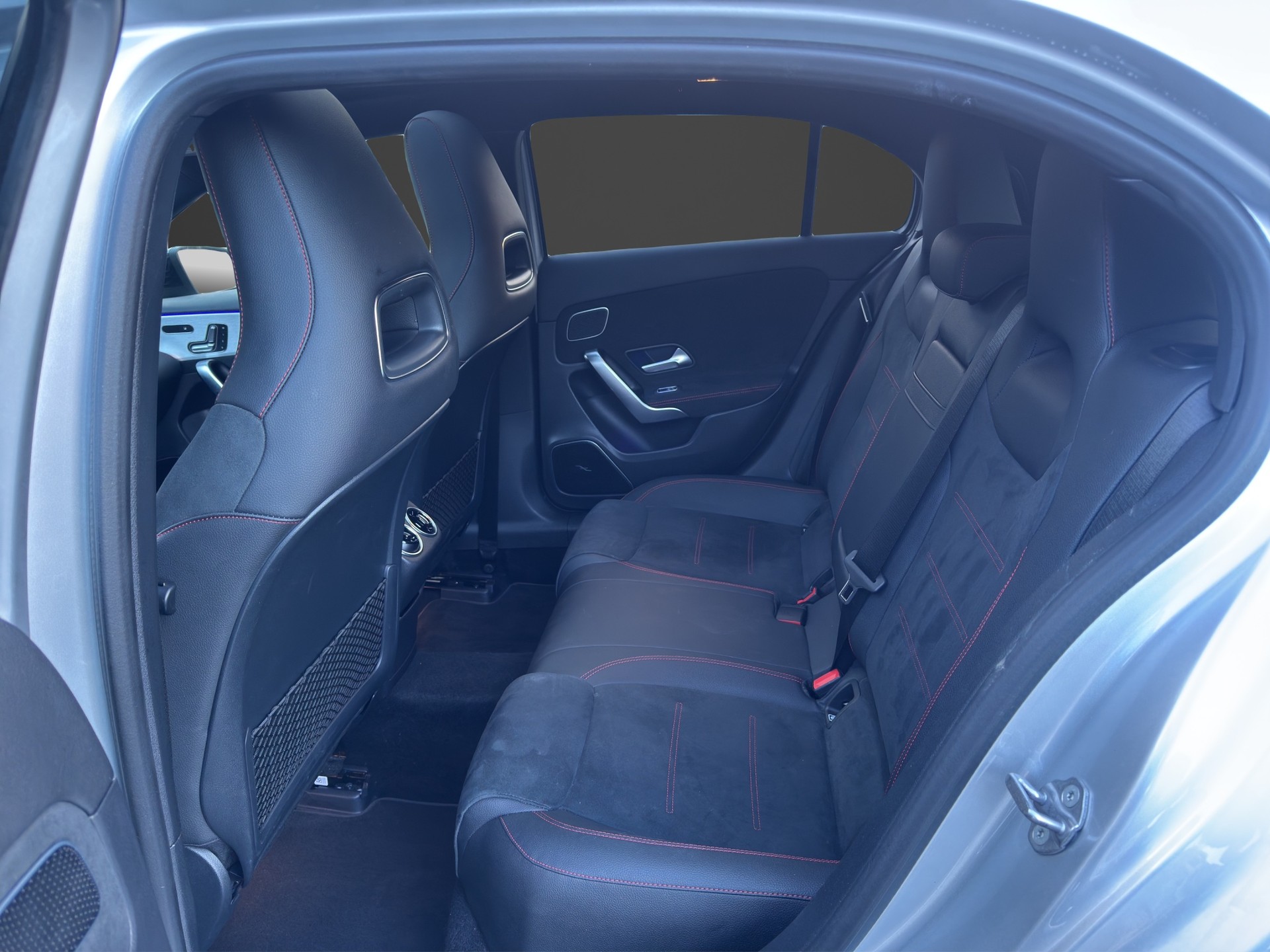 MERCEDES-BENZ A 35 AMG 4Matic Edition 1 Speedshift-image-15