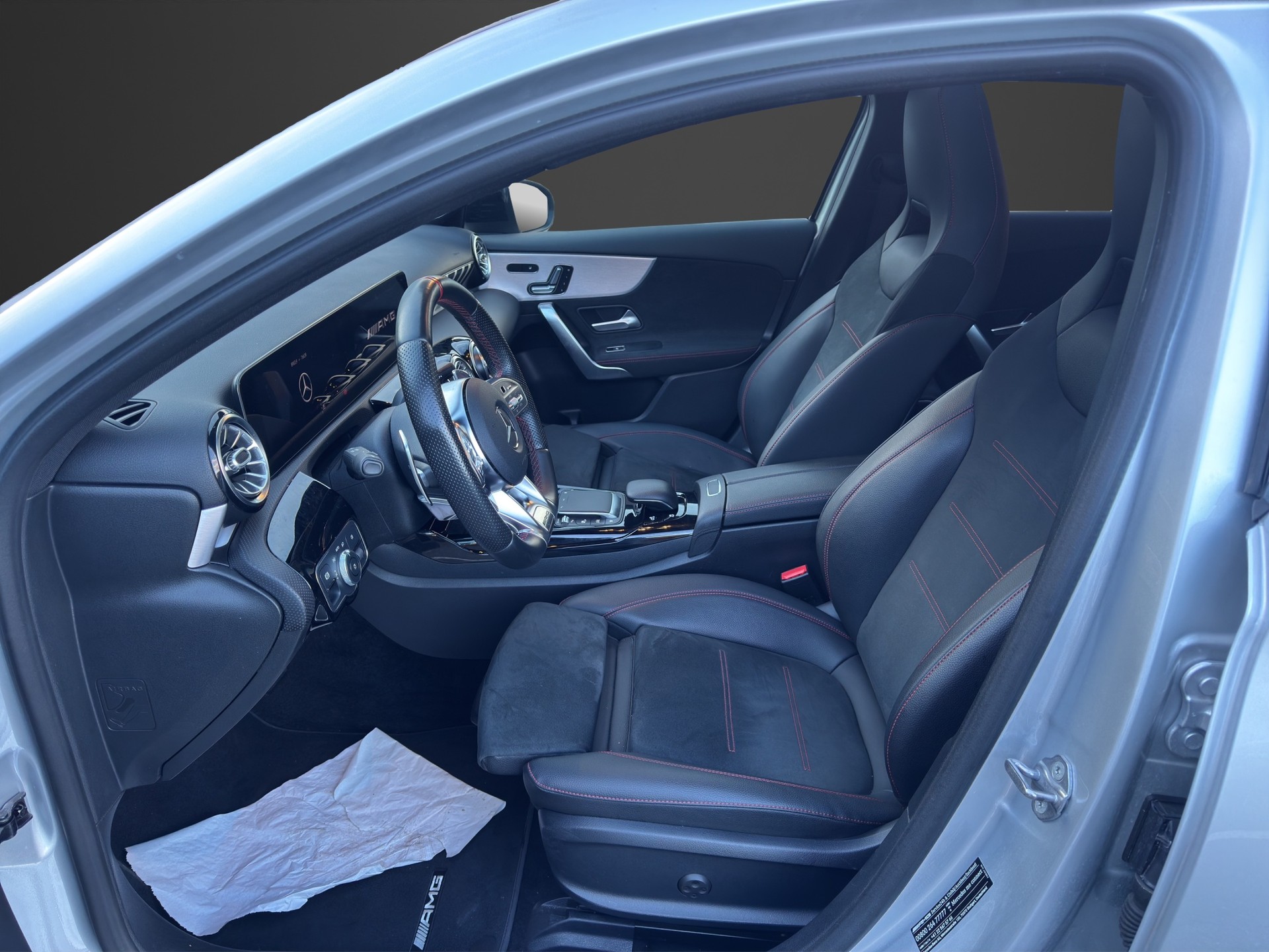 MERCEDES-BENZ A 35 AMG 4Matic Edition 1 Speedshift-image-13