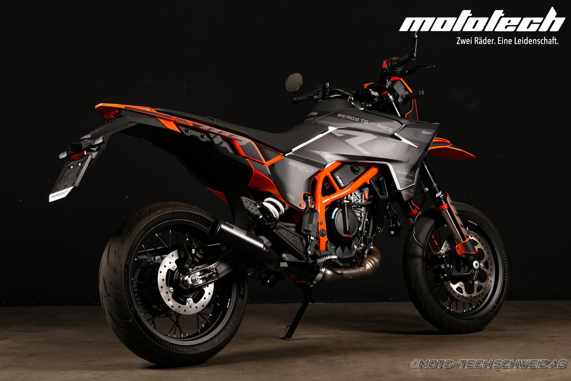 KTM 390 SMC R-showroom-element-2