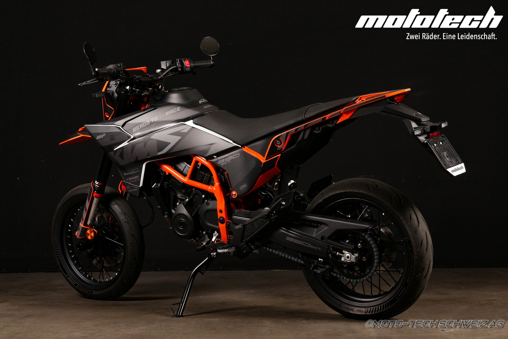 KTM 390 SMC R-showroom-element-3