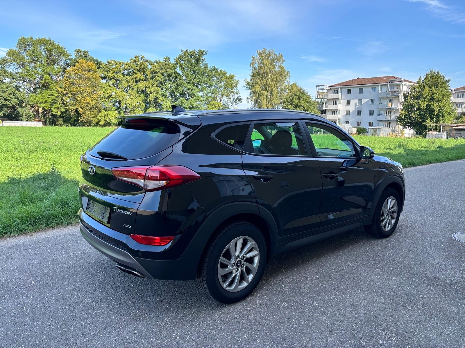 HYUNDAI Tucson 1.6 TGDI Launch Edition 4WD Automatic-image-3