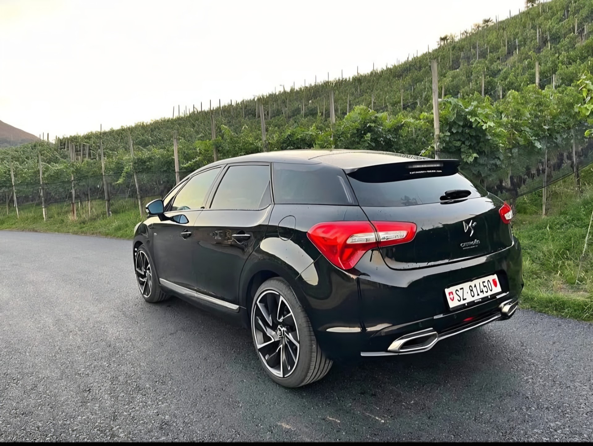DS AUTOMOBILES 2.0 HDi HyB4 Paris R. EGS-image-0