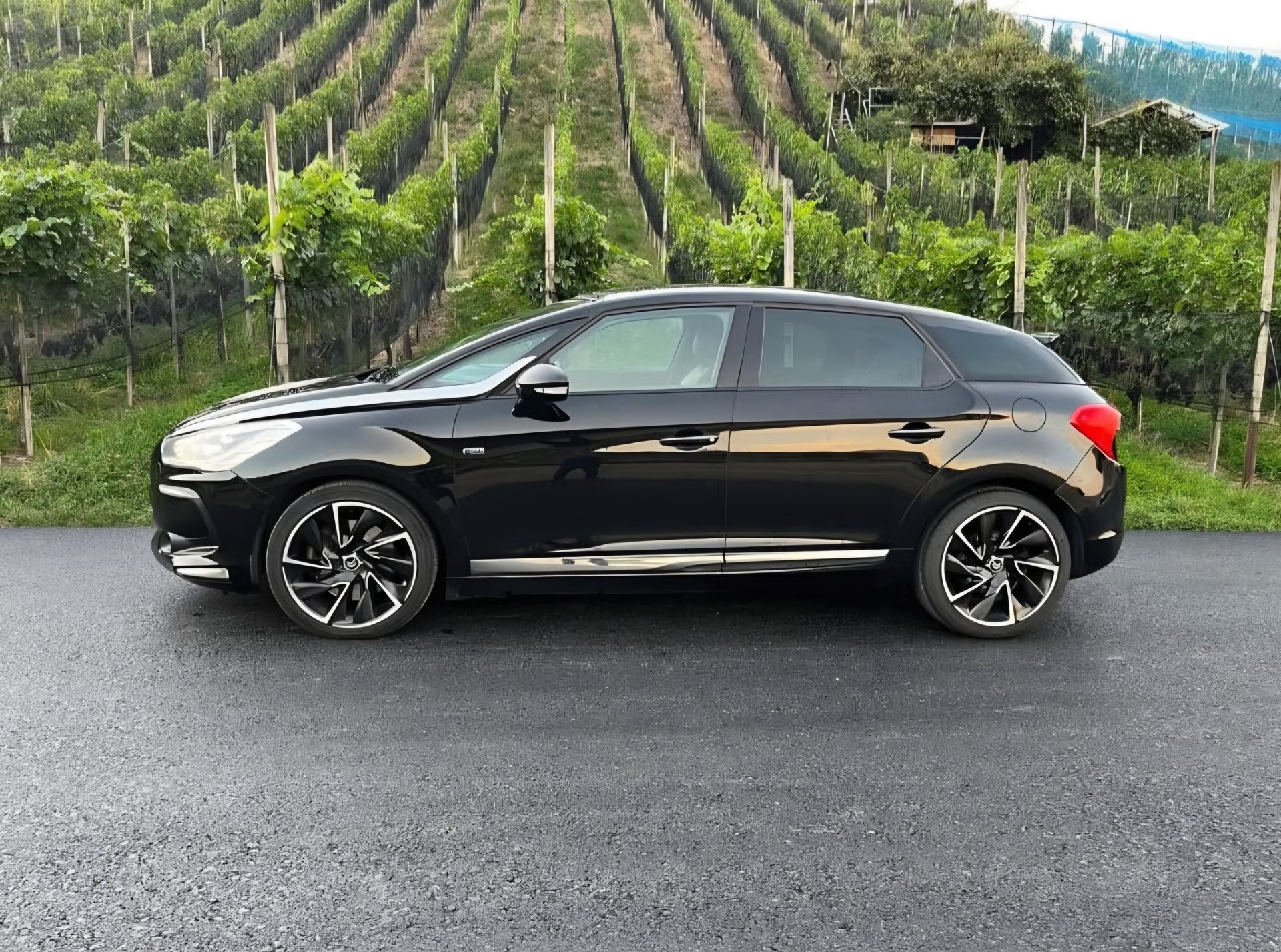 DS AUTOMOBILES 2.0 HDi HyB4 Paris R. EGS-image-2