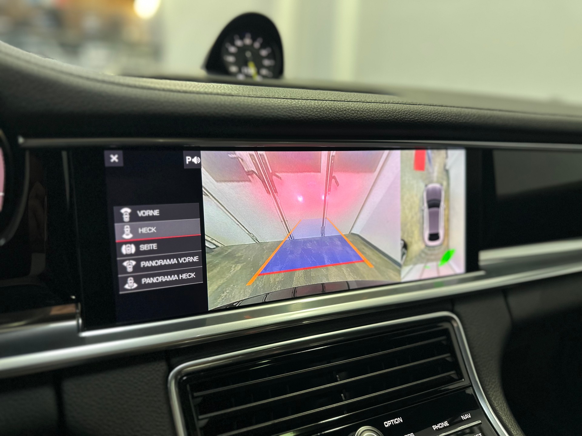 PORSCHE Panamera 4 E-Hybrid Sport Turismo PDK-image-15