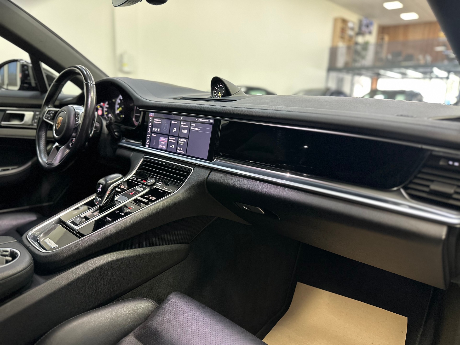 PORSCHE Panamera 4 E-Hybrid Sport Turismo PDK-image-12