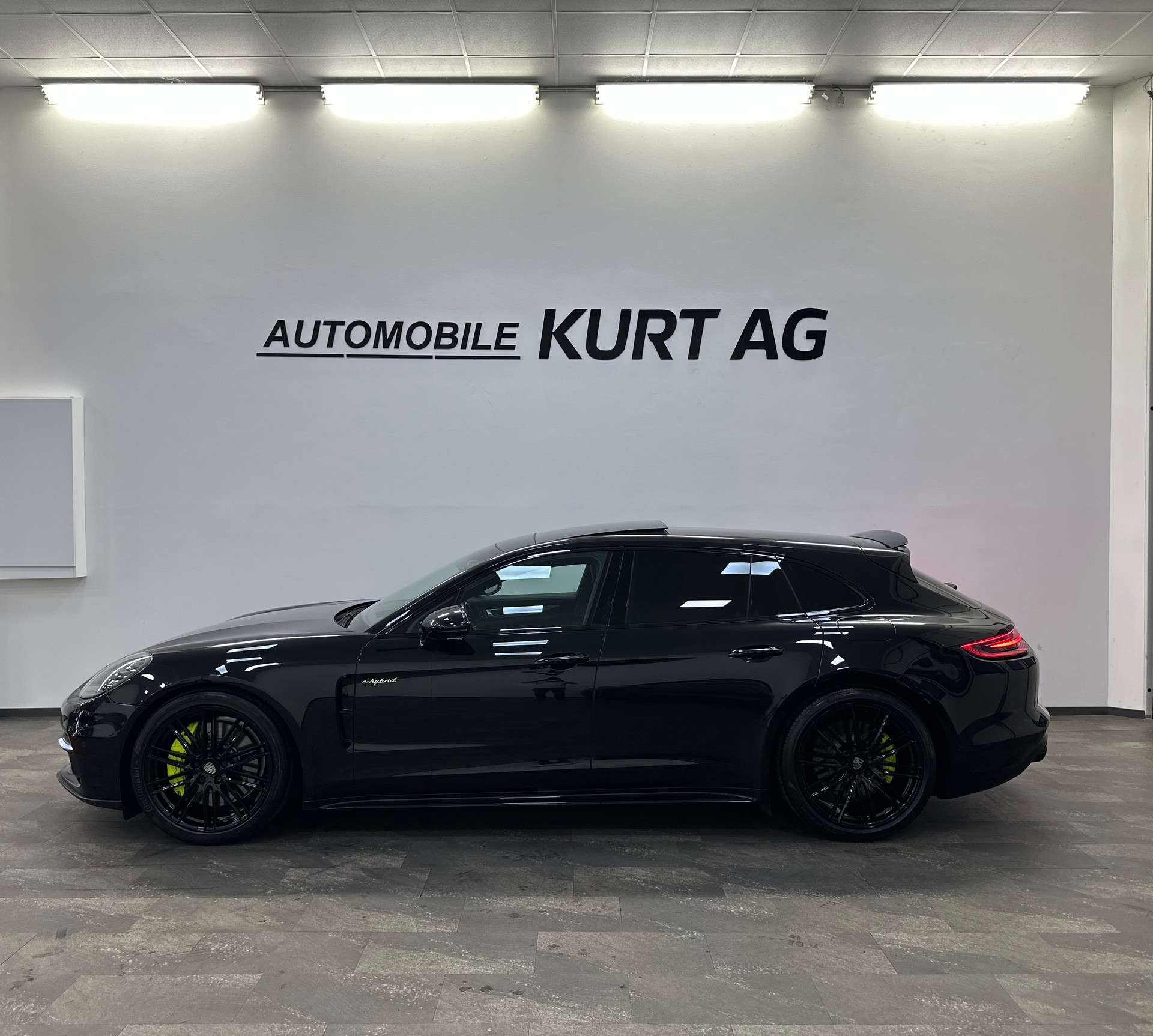PORSCHE Panamera 4 E-Hybrid Sport Turismo PDK-image-2