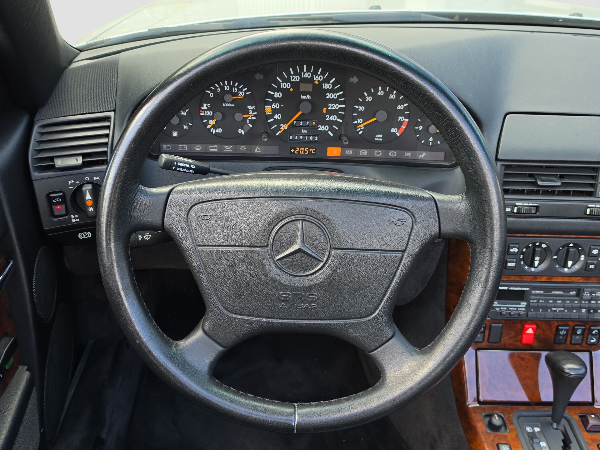 MERCEDES-BENZ SL 300-image-9