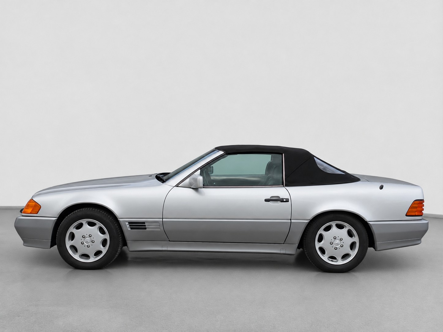 MERCEDES-BENZ SL 300-showroom-element-1