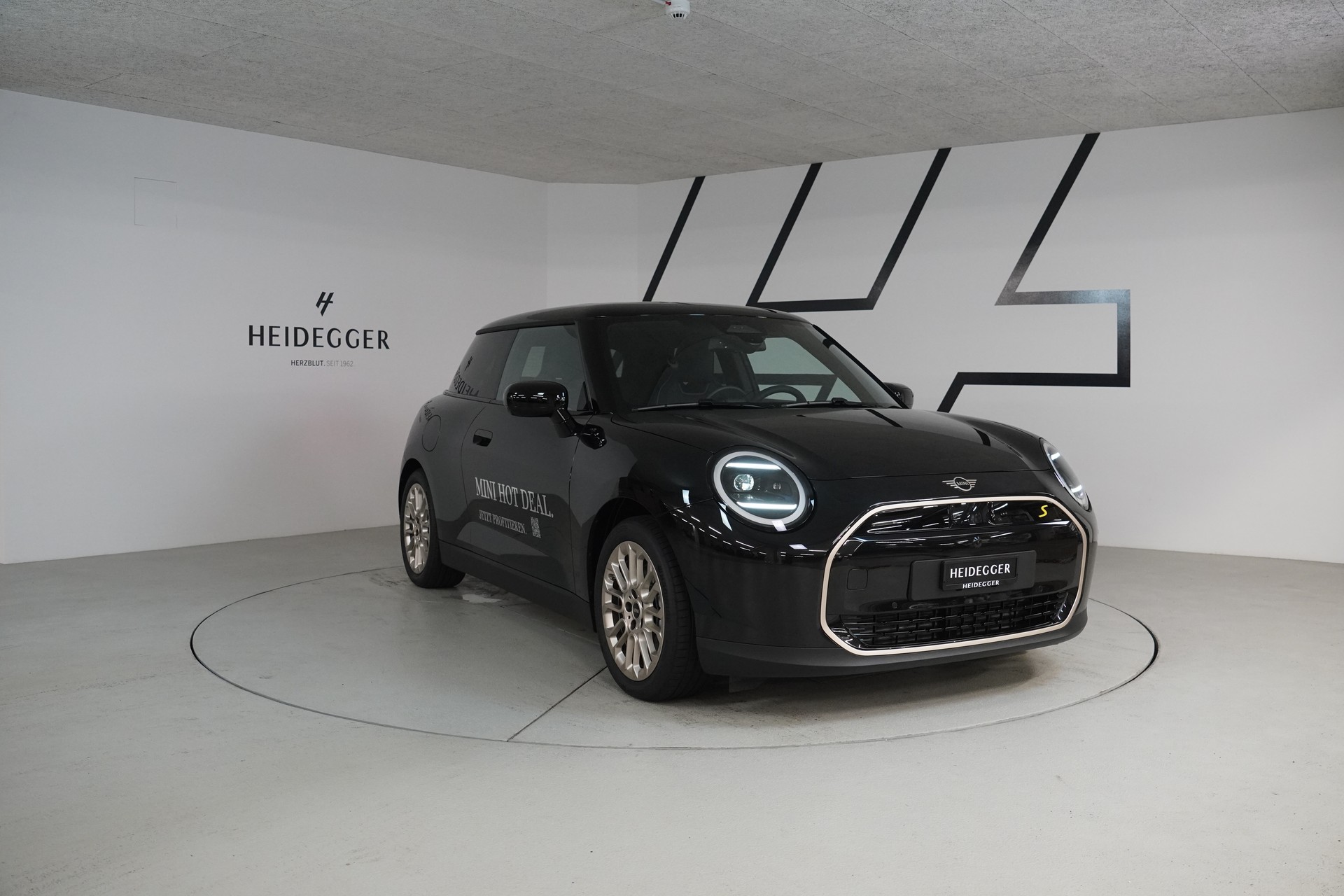 MINI Cooper SE-image-2