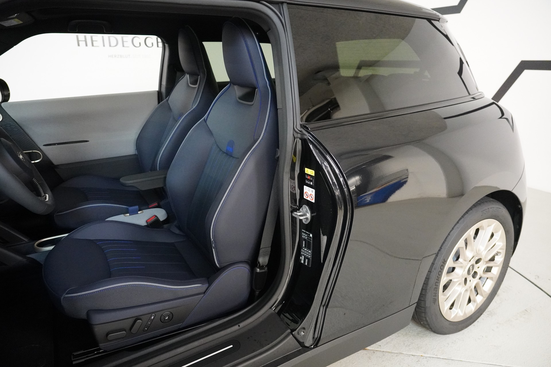 MINI Cooper SE-image-11