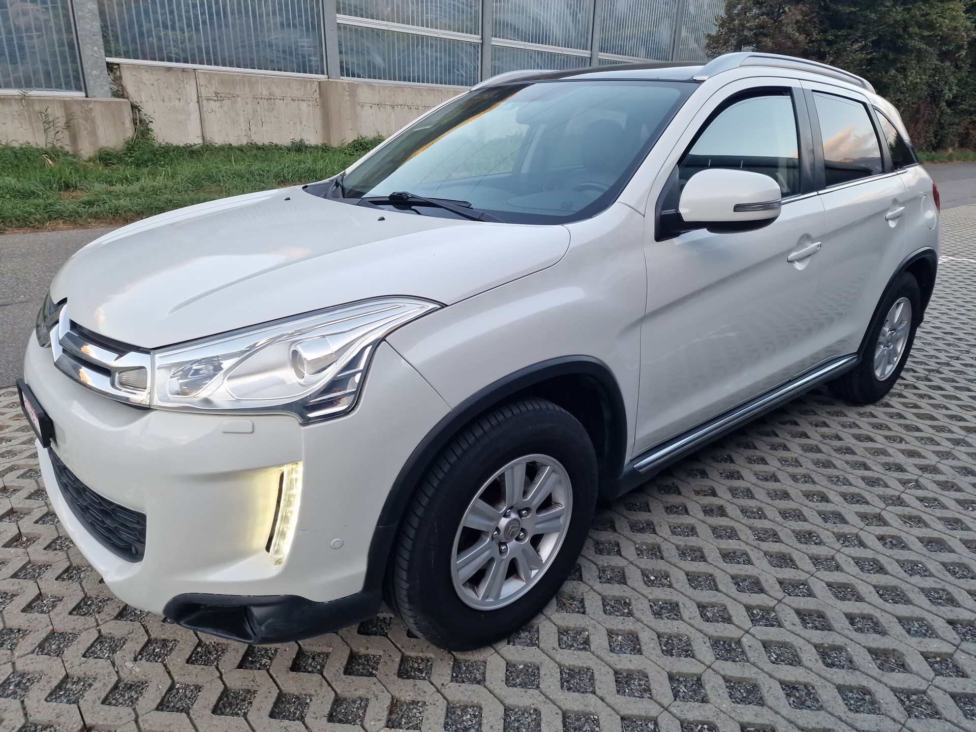 CITROEN C4 Aircross 1.6 HDi Exclusive 4WD-image-2