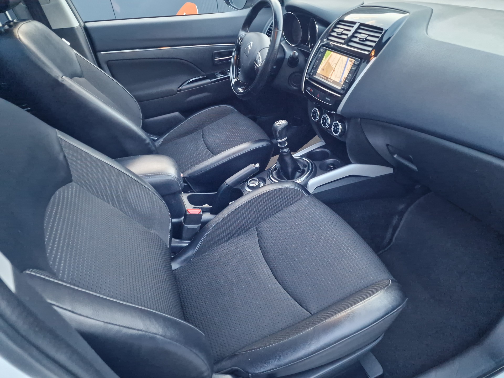 CITROEN C4 Aircross 1.6 HDi Exclusive 4WD-image-7