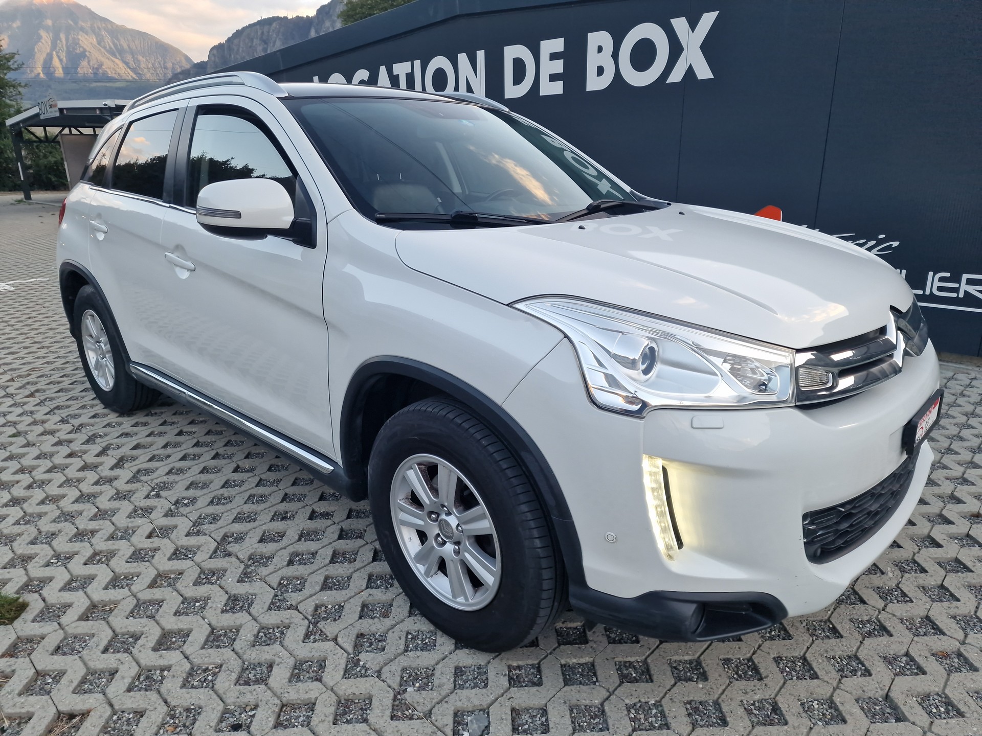 CITROEN C4 Aircross 1.6 HDi Exclusive 4WD-image-1