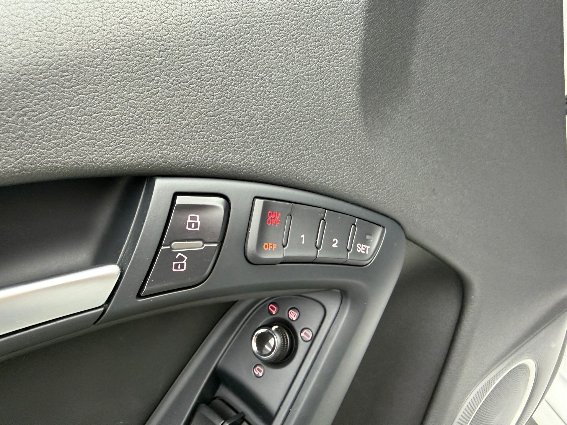 AUDI S5 Cabrio 3.0 TFSI quattro Ibis White S-tronic / RF-Kamera / Leder / Carbonpaket / B&O Soundsystem /-image-14