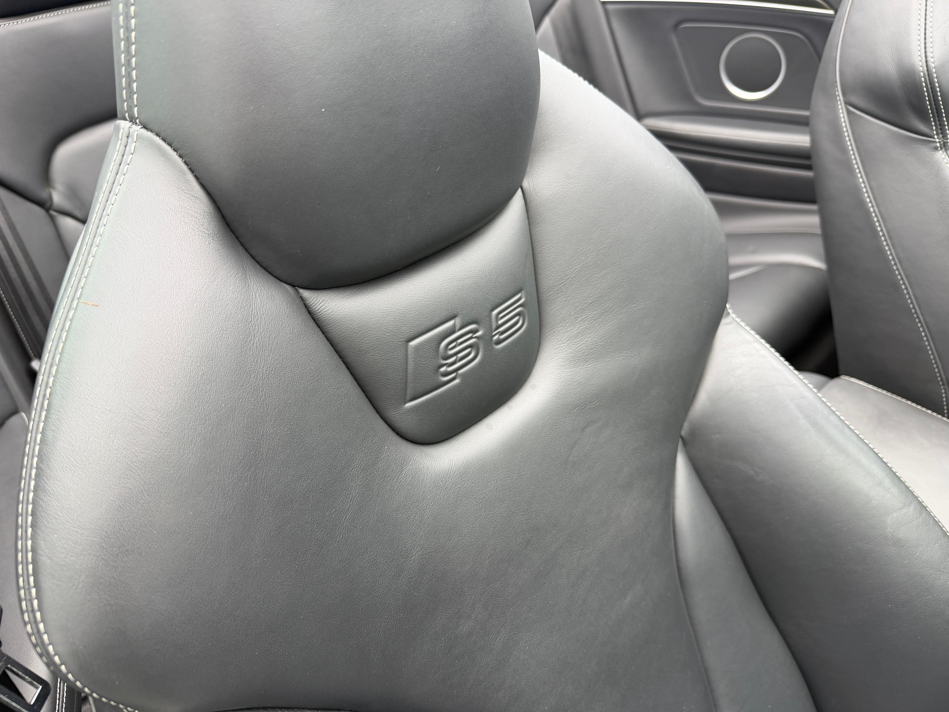 AUDI S5 Cabrio 3.0 TFSI quattro Ibis White S-tronic / RF-Kamera / Leder / Carbonpaket / B&O Soundsystem /-image-12