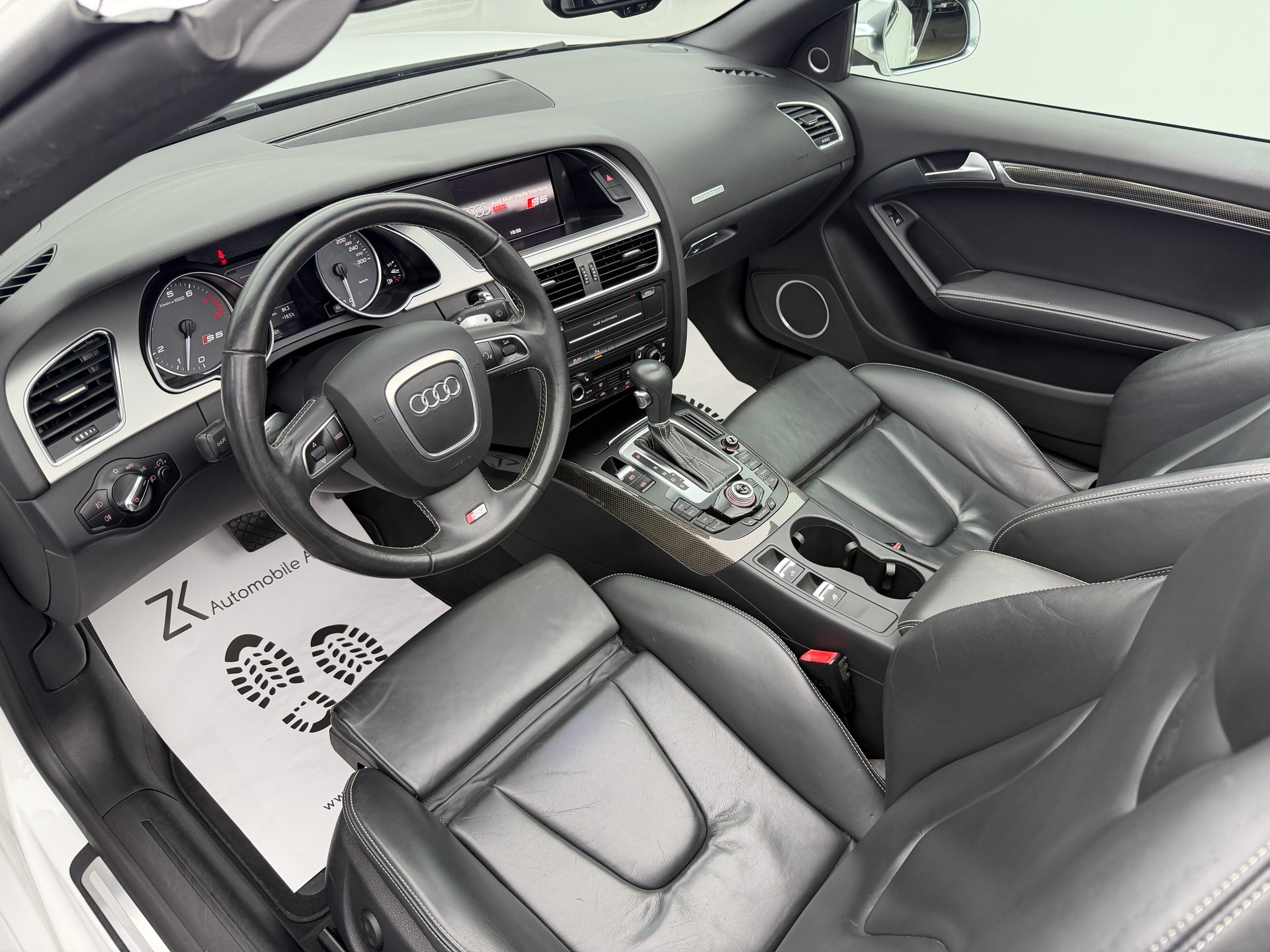 AUDI S5 Cabrio 3.0 TFSI quattro Ibis White S-tronic / RF-Kamera / Leder / Carbonpaket / B&O Soundsystem /-image-6