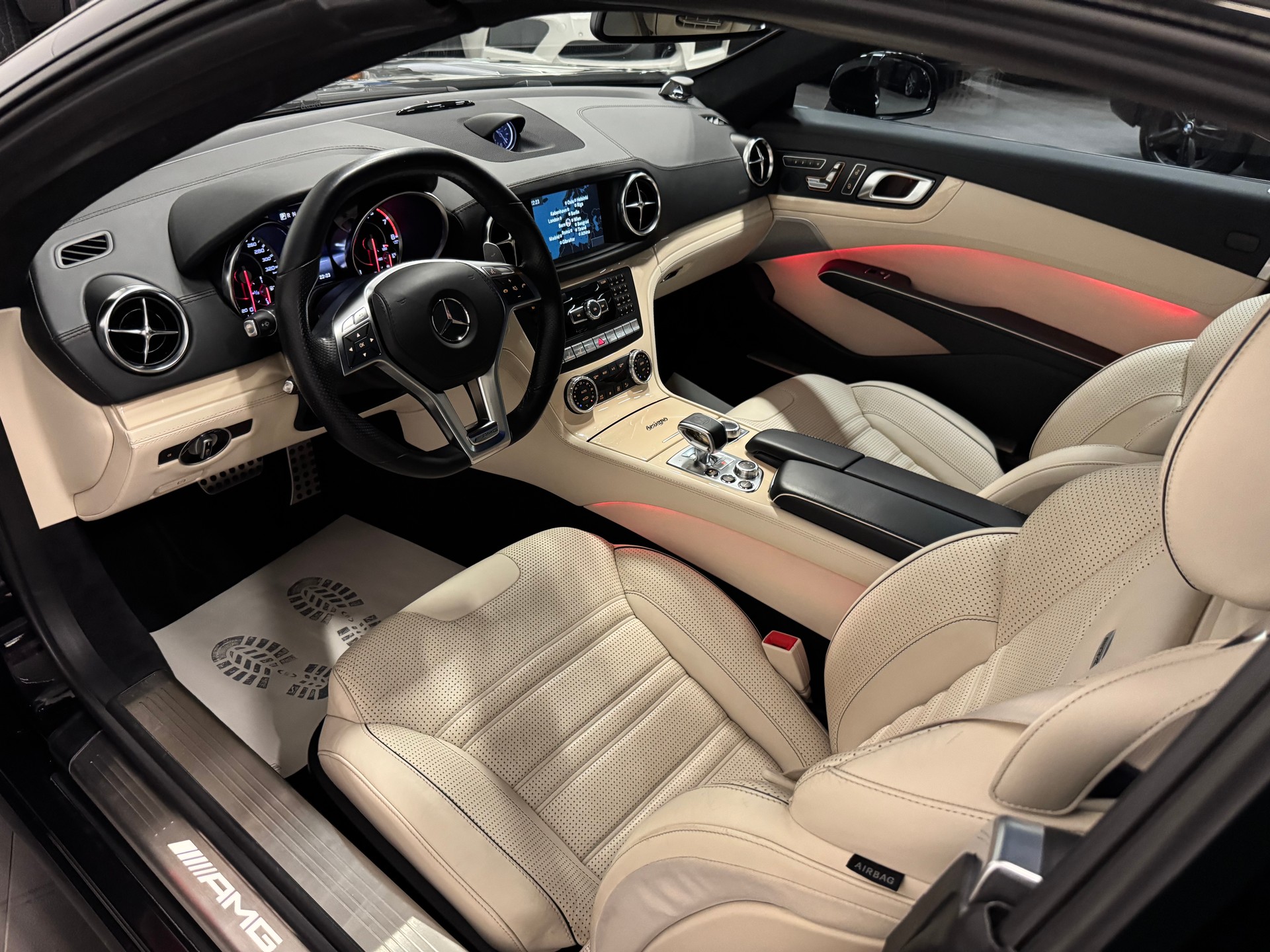 MERCEDES-BENZ SL 63 AMG Speedshift Designo-image-19