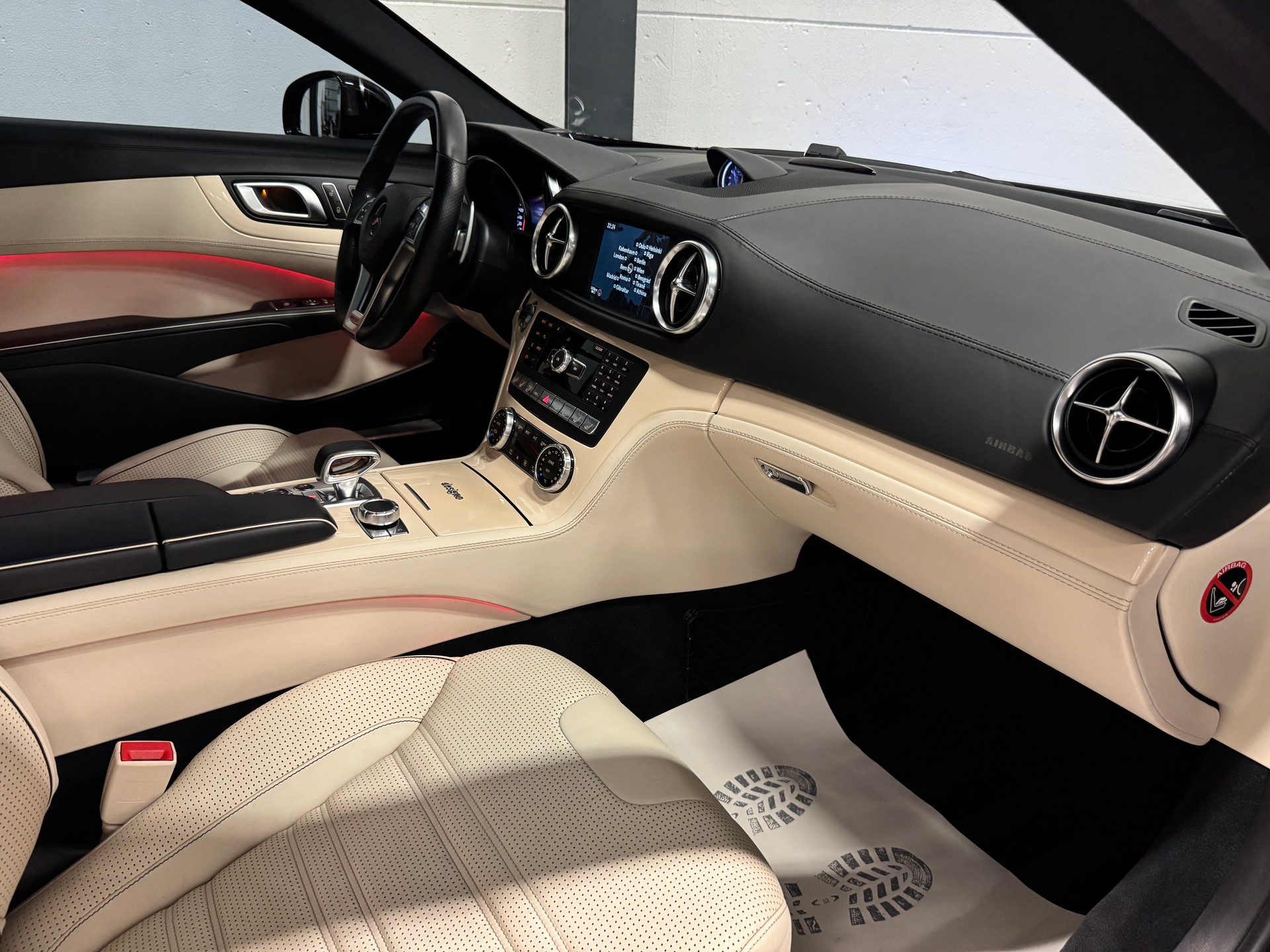 MERCEDES-BENZ SL 63 AMG Speedshift Designo-image-22