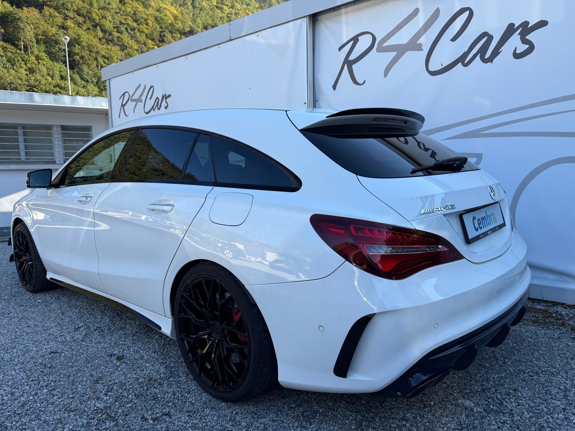 MERCEDES-BENZ CLA Shooting Brake 45 AMG 4Matic Speedshift-image-5