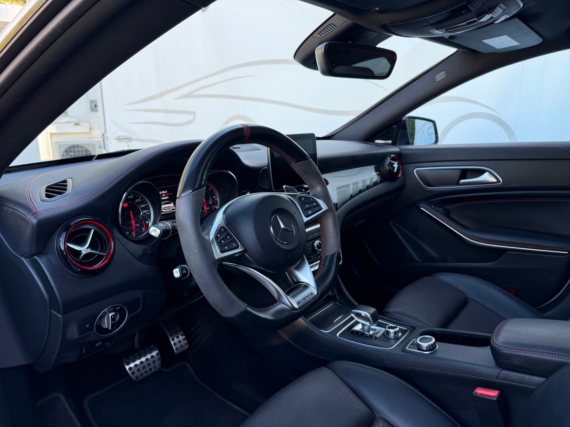 MERCEDES-BENZ CLA Shooting Brake 45 AMG 4Matic Speedshift-image-11