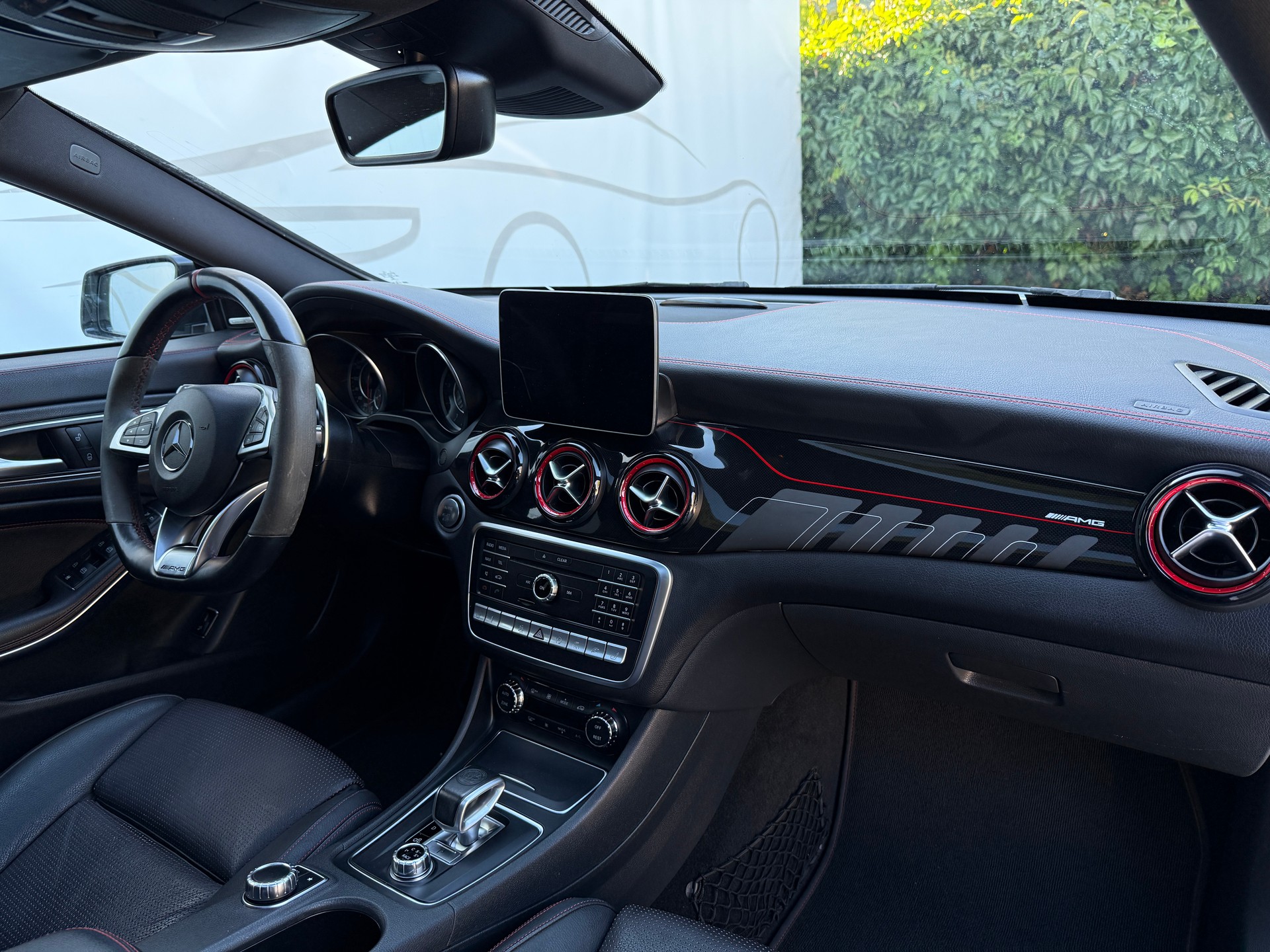 MERCEDES-BENZ CLA Shooting Brake 45 AMG 4Matic Speedshift-image-12