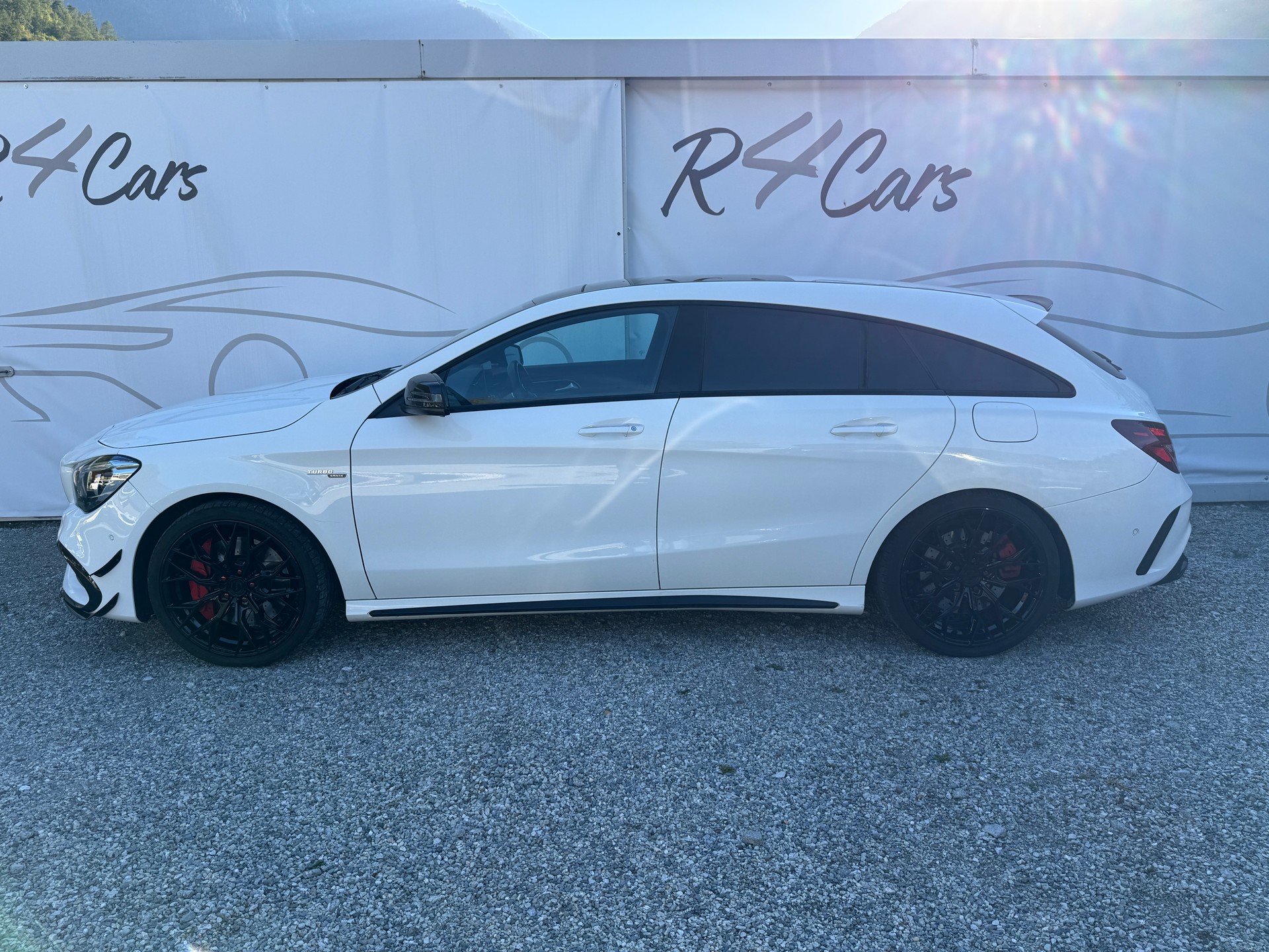 MERCEDES-BENZ CLA Shooting Brake 45 AMG 4Matic Speedshift-image-2