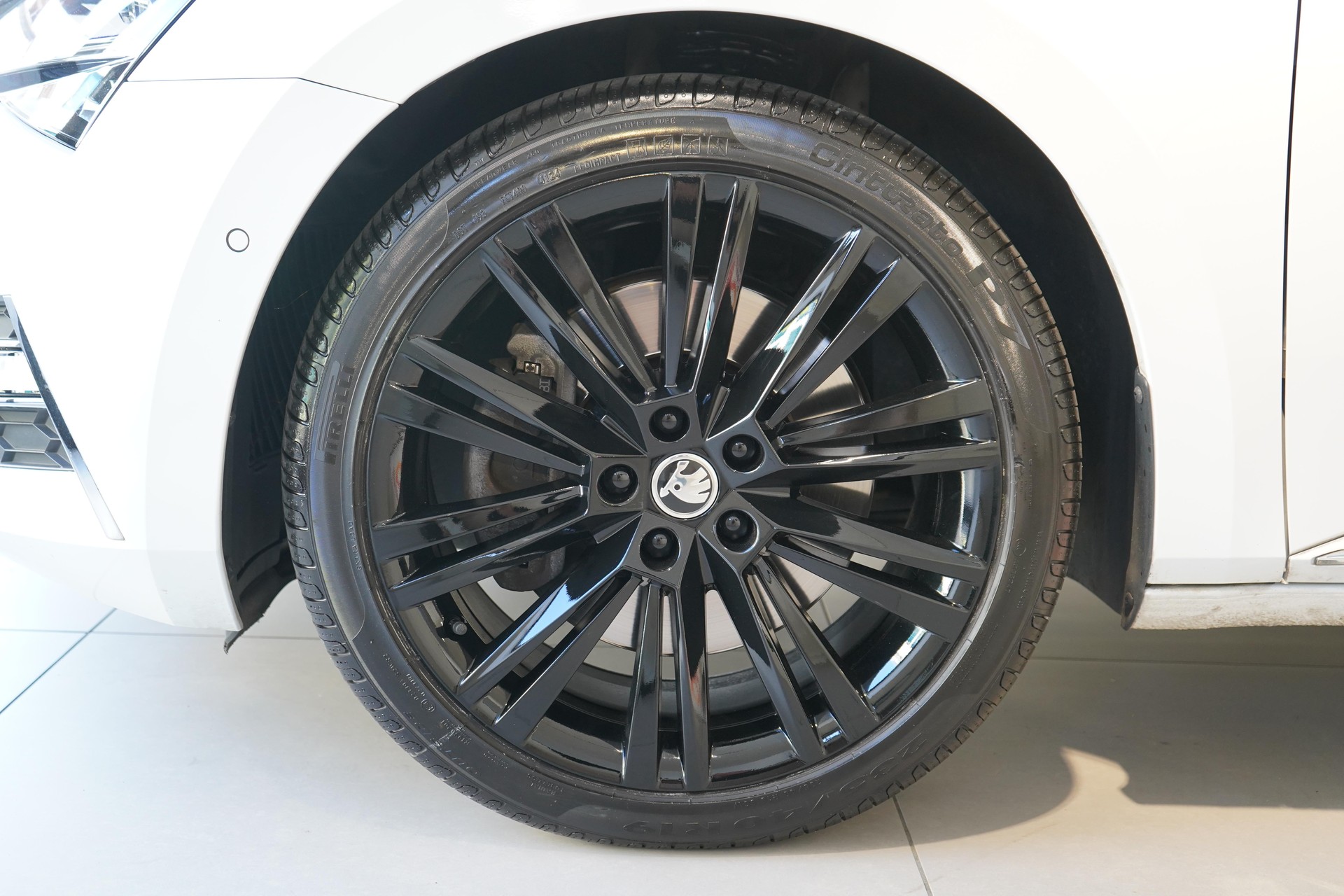 SKODA Superb Combi 2.0 TSI L & K 4x4 DSG-image-24