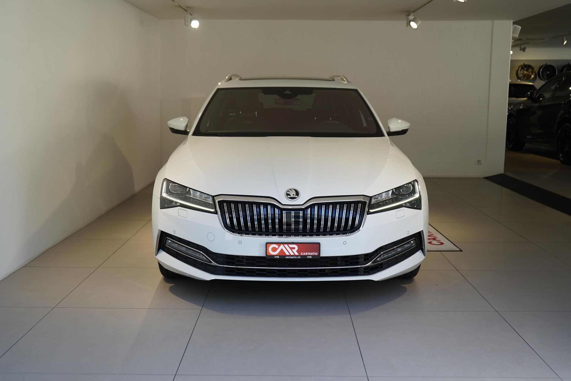 SKODA Superb Combi 2.0 TSI L & K 4x4 DSG-image-1