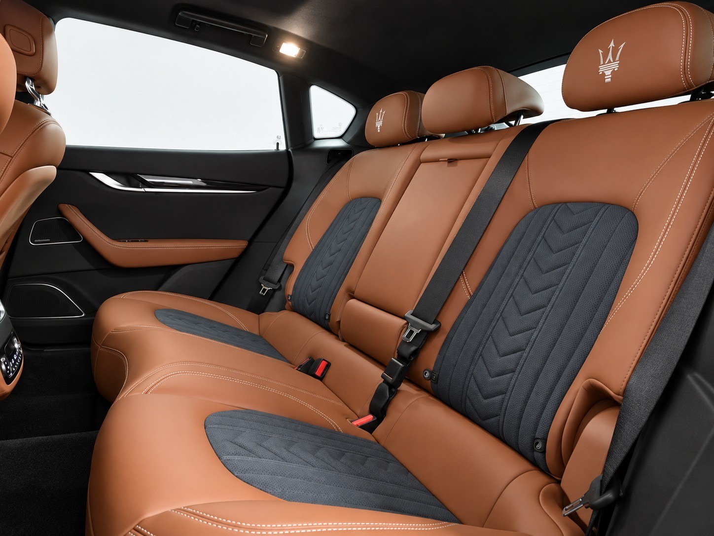MASERATI Levante S 3.0 V6 GranLusso Automatica-image-17