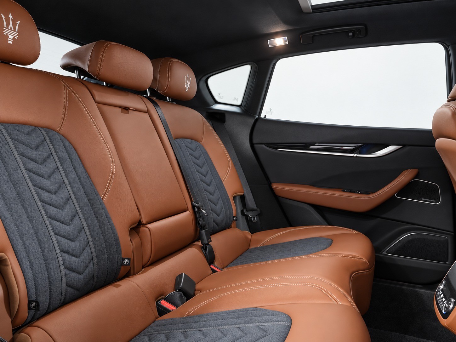 MASERATI Levante S 3.0 V6 GranLusso Automatica-image-16