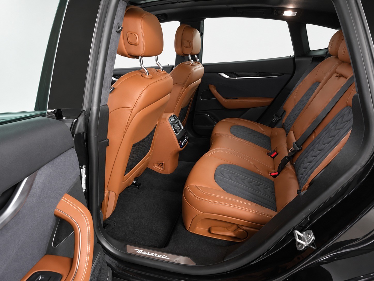 MASERATI Levante S 3.0 V6 GranLusso Automatica-image-15