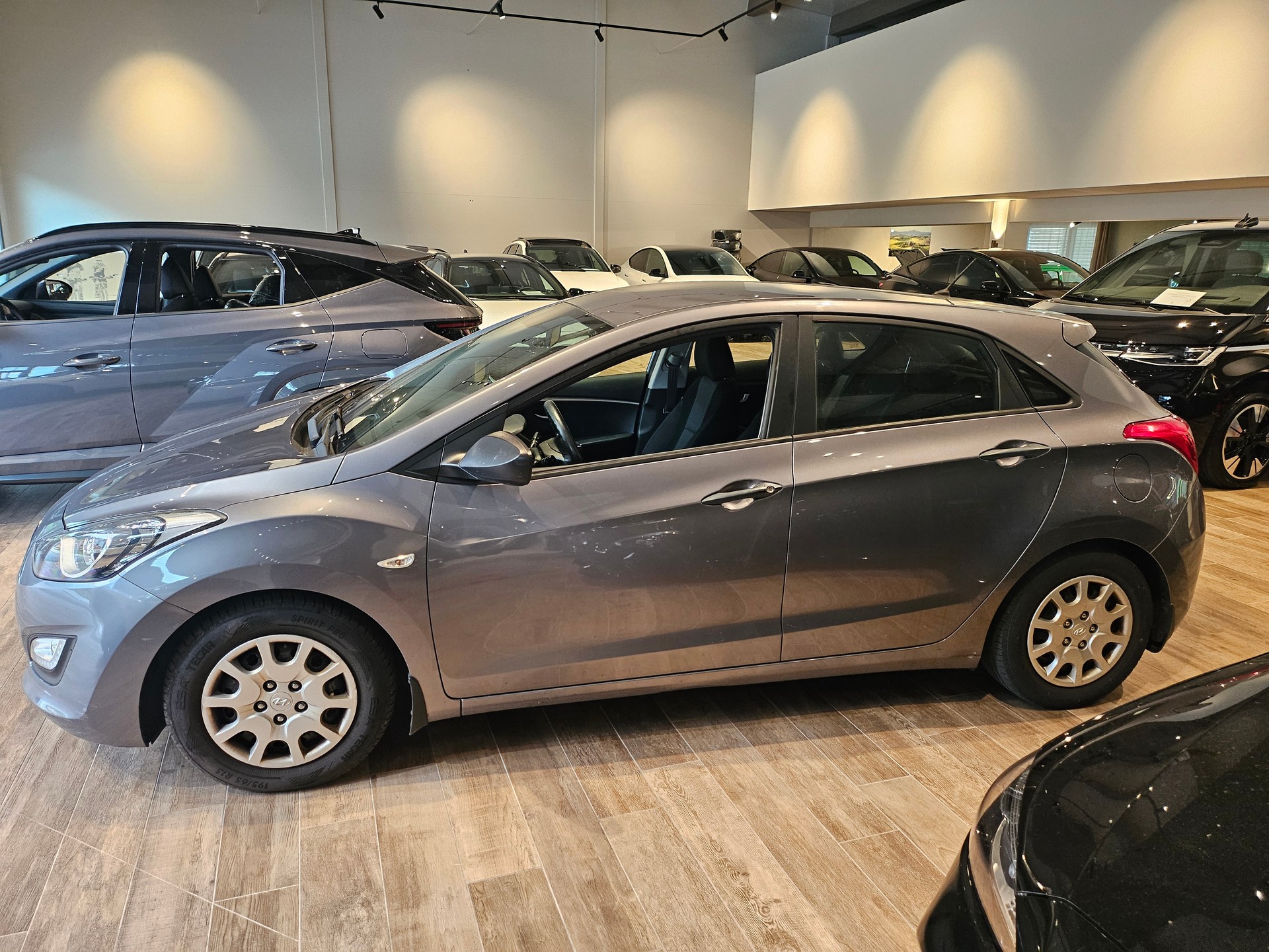HYUNDAI i30 1.4 Comfort đ„frisch ab MFKđ„-image-12