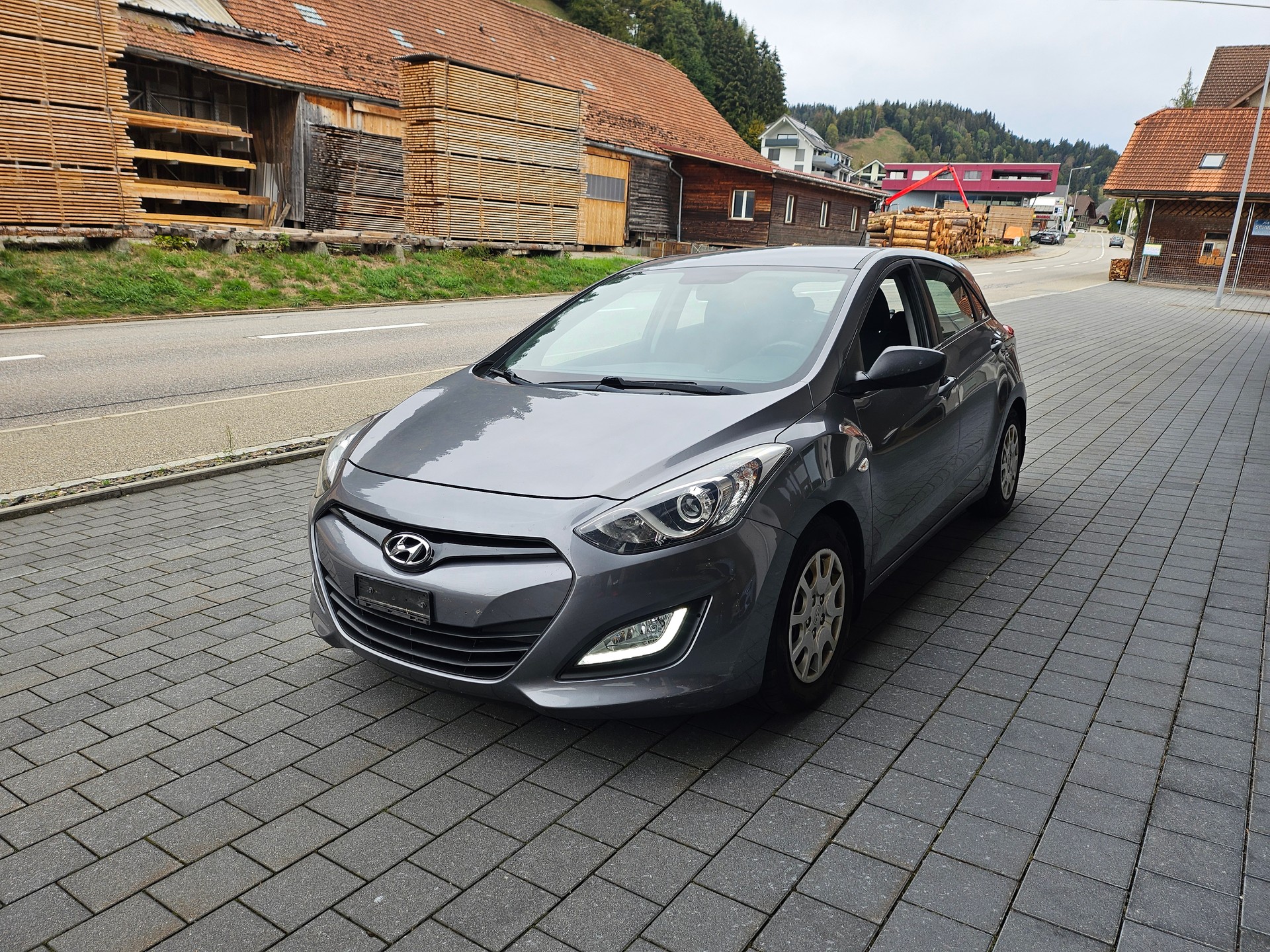 HYUNDAI i30 1.4 Comfort đ„frisch ab MFKđ„-image-24
