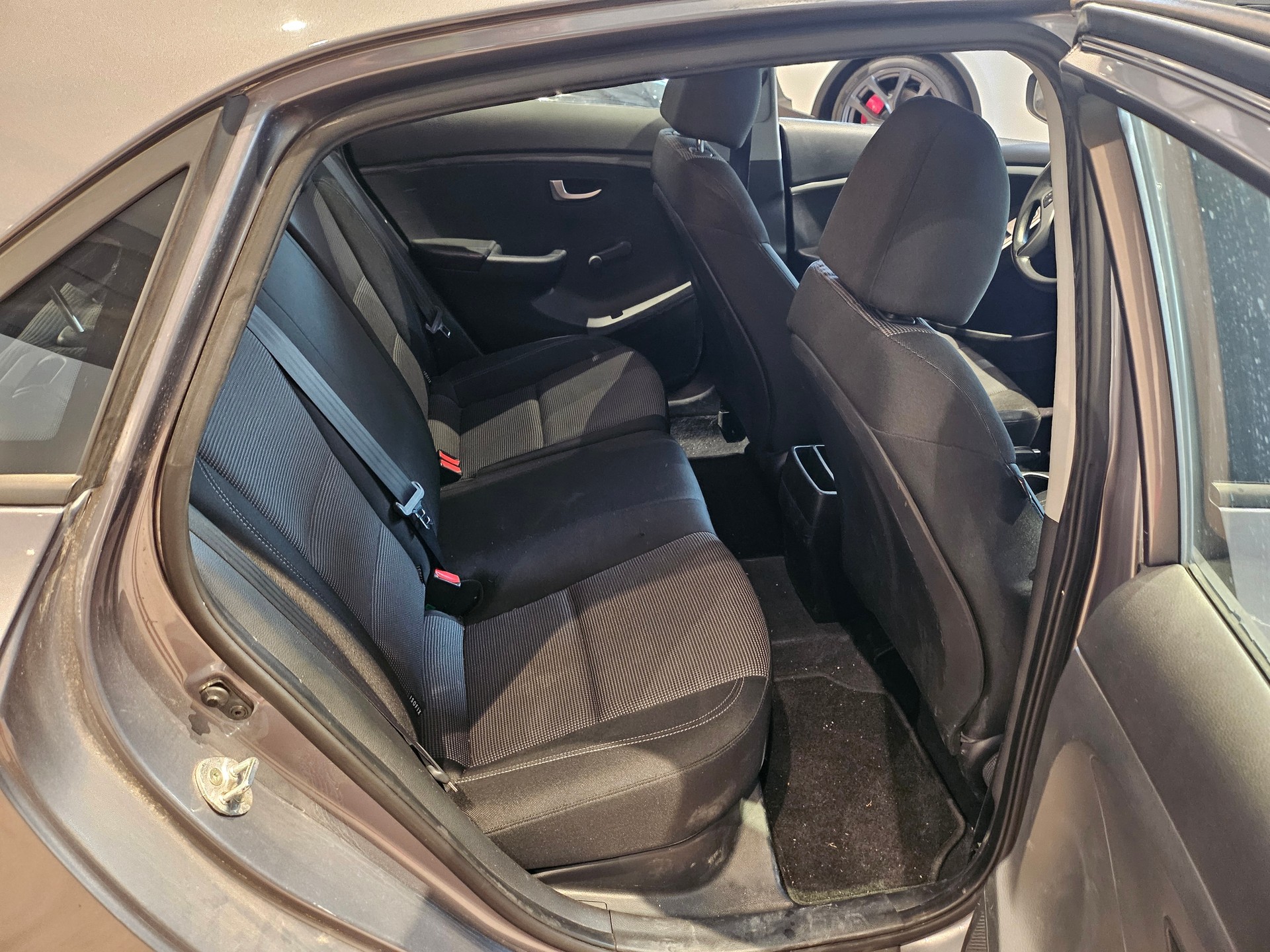 HYUNDAI i30 1.4 Comfort đ„frisch ab MFKđ„-image-16