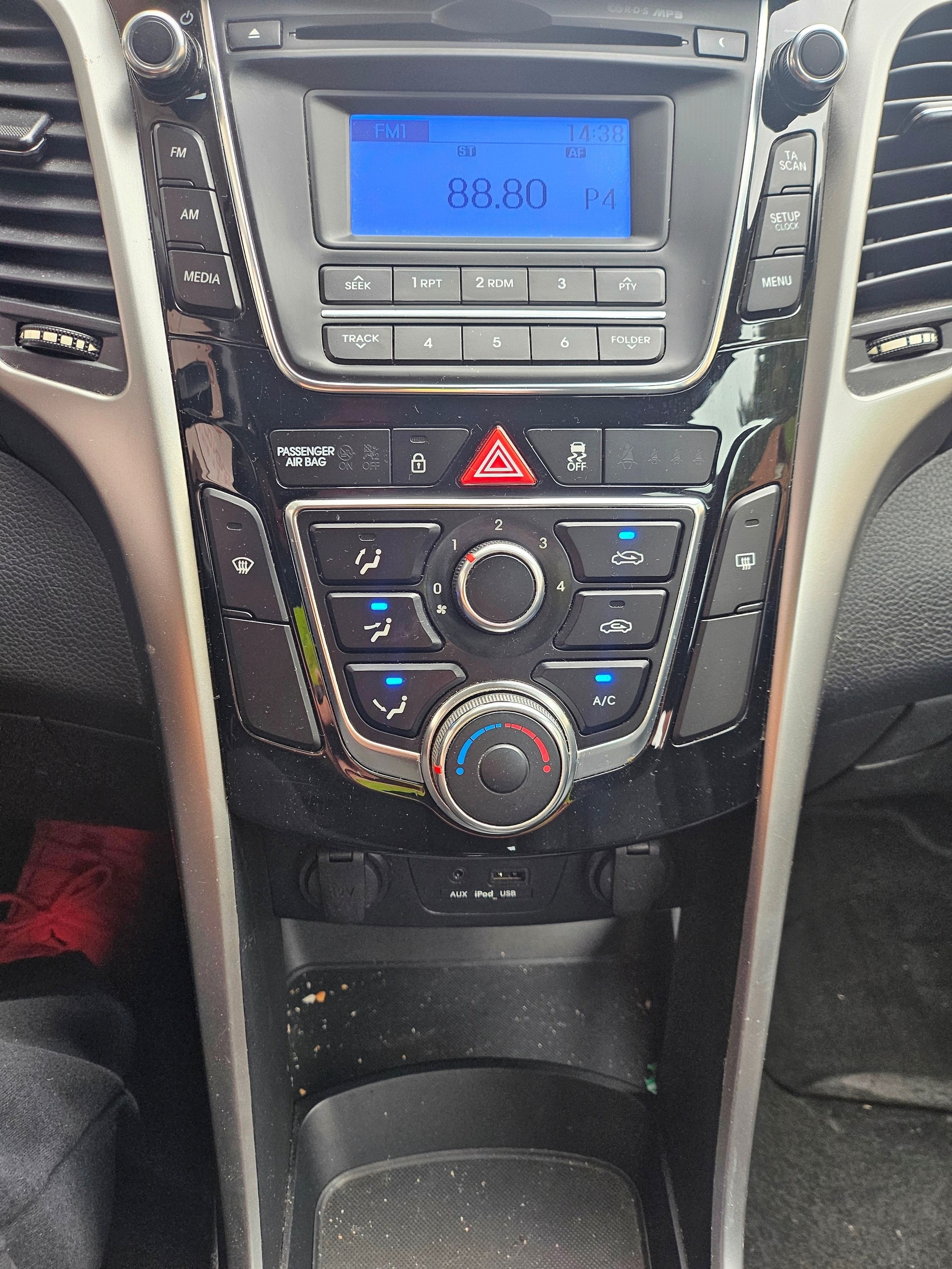 HYUNDAI i30 1.4 Comfort đ„frisch ab MFKđ„-image-23