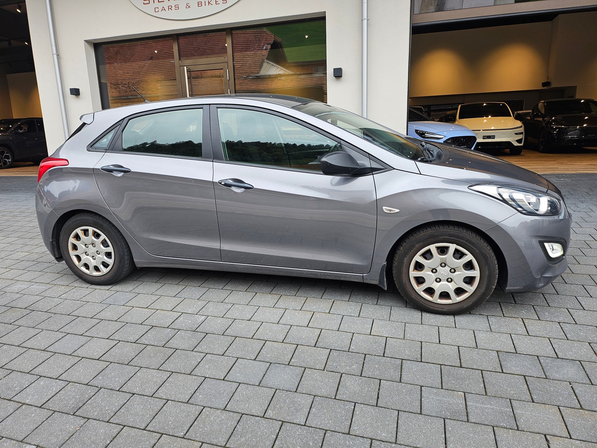HYUNDAI i30 1.4 Comfort đ„frisch ab MFKđ„-image-26