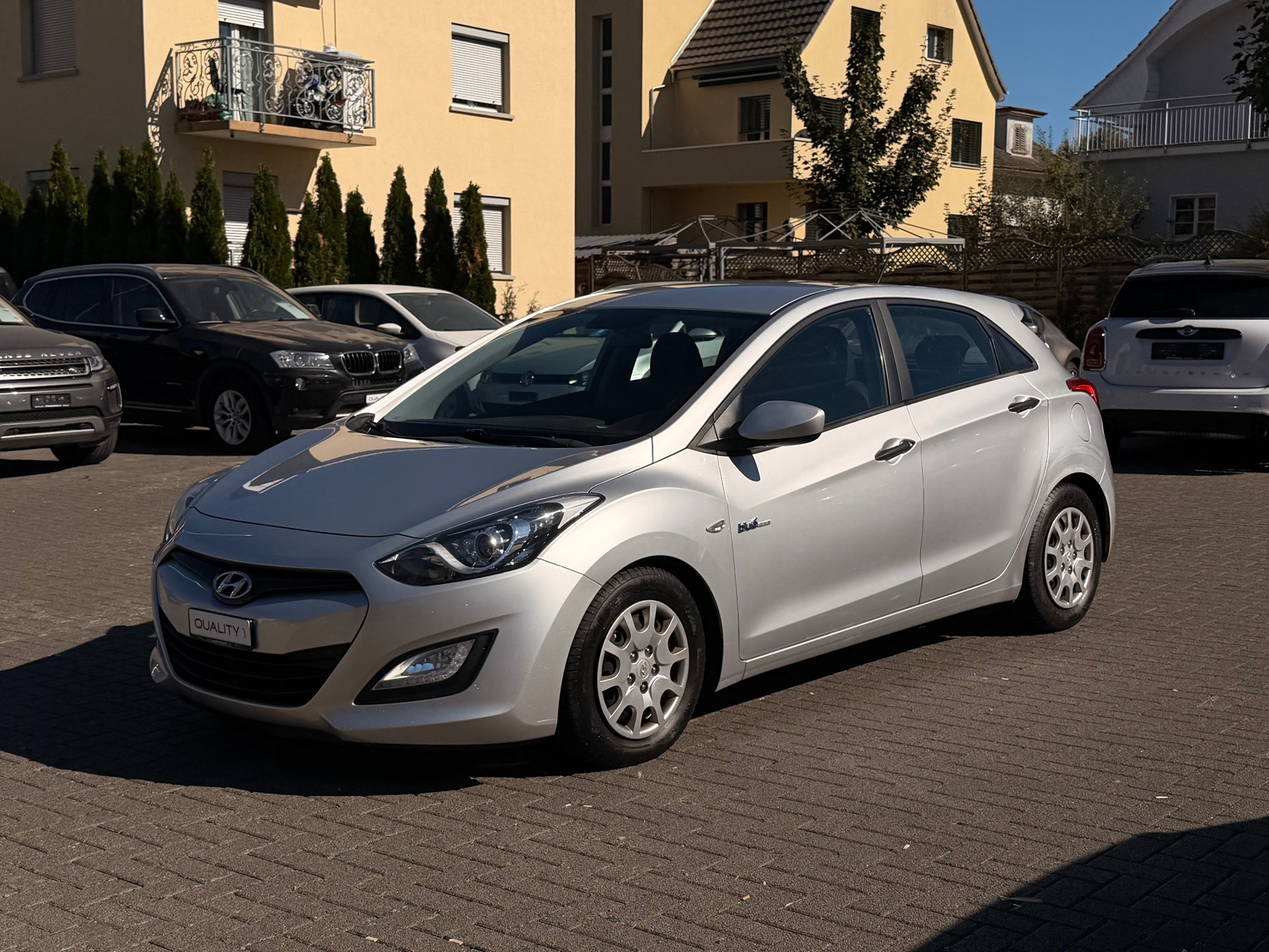 HYUNDAI i30 1.6 CRDi Premium-image-2