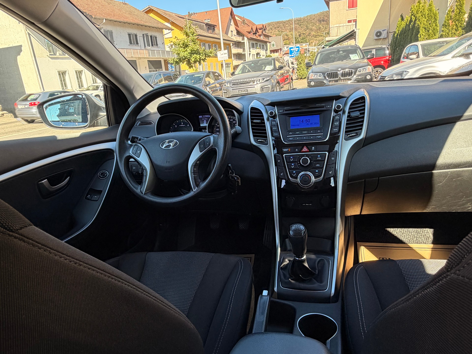 HYUNDAI i30 1.6 CRDi Premium-image-5