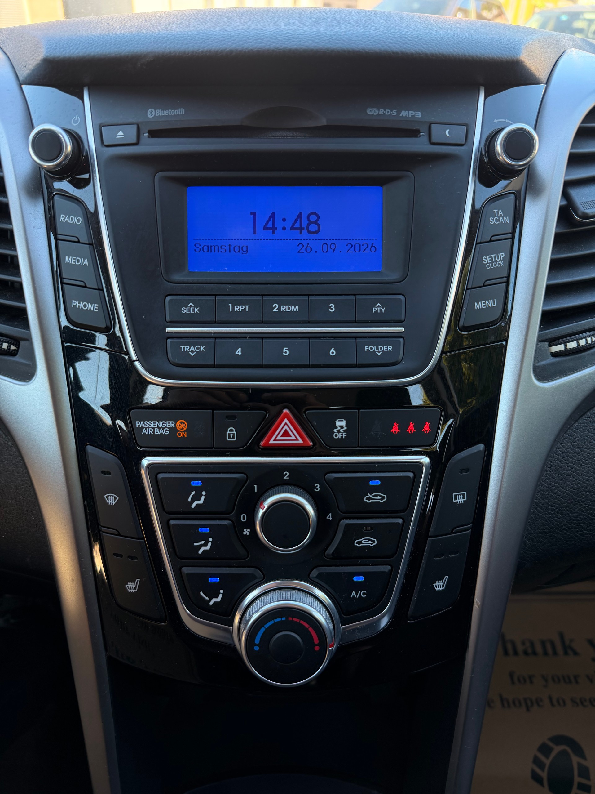 HYUNDAI i30 1.6 CRDi Premium-image-7