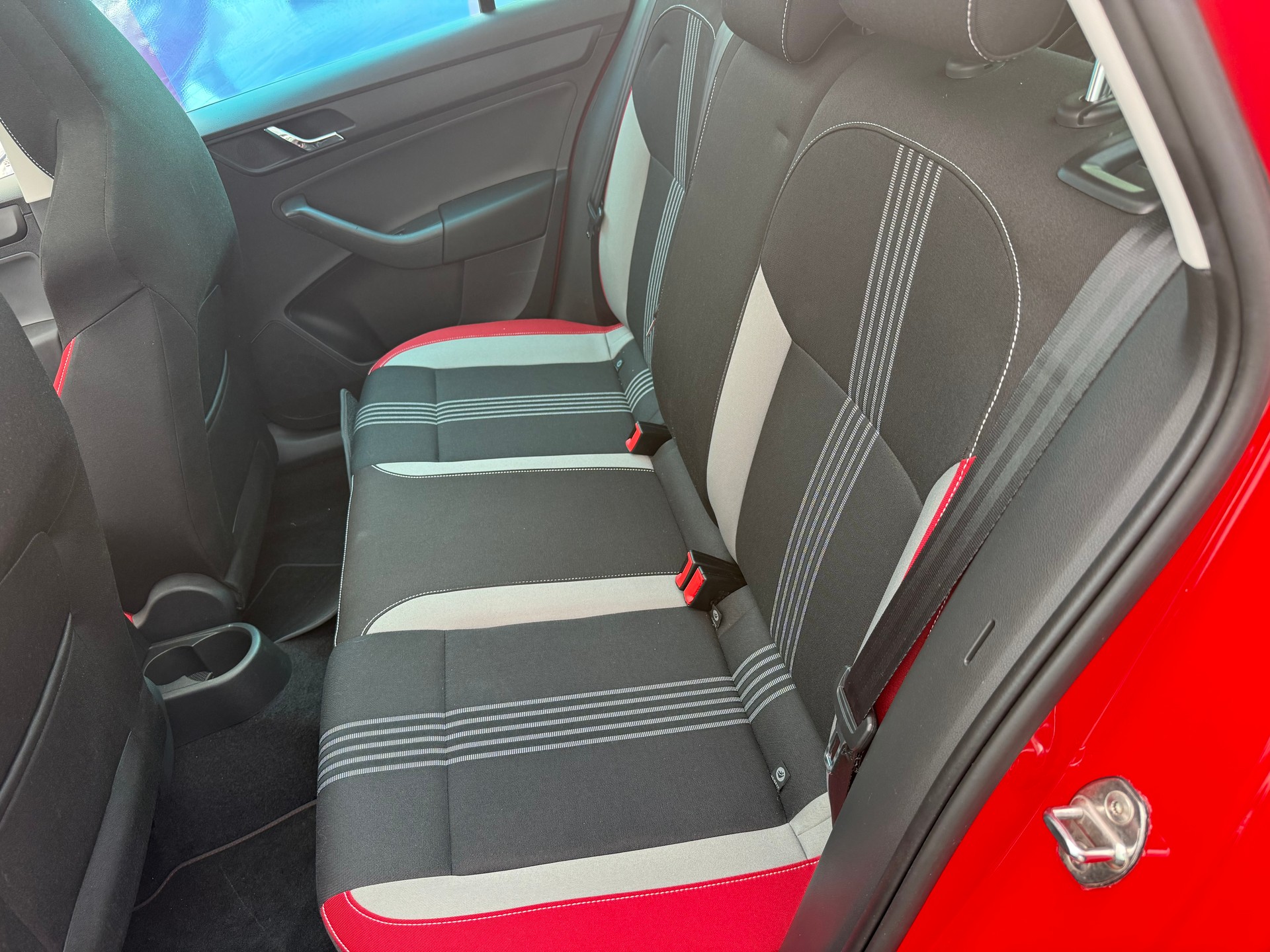 SKODA Rapid Spaceback 1.4 TSI Monte Carlo DSG-image-9