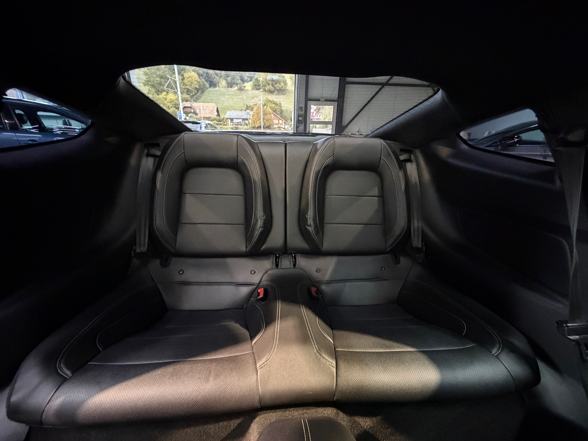 FORD Mustang Fastback 5.0 V8 GT Automat-image-12