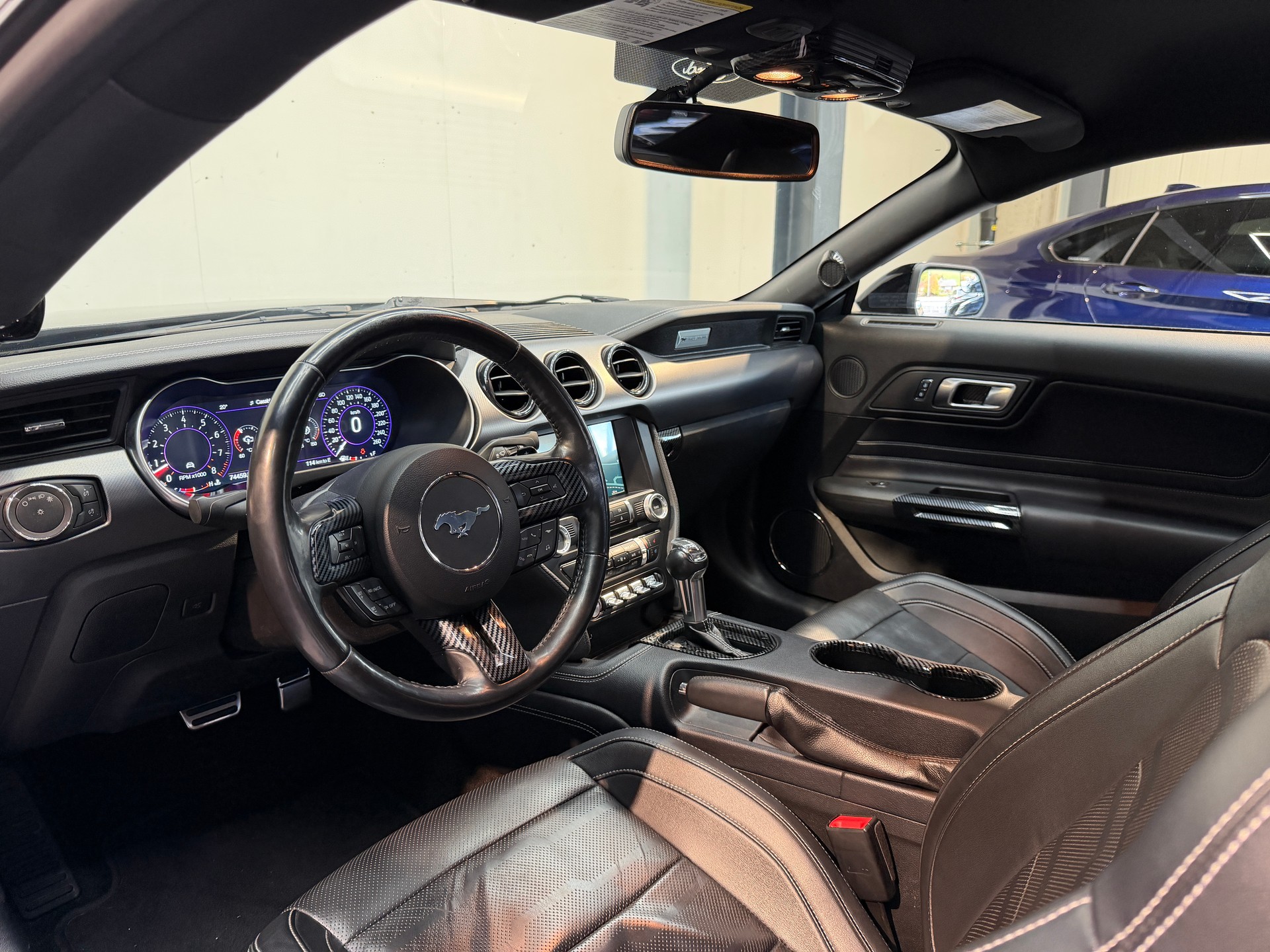 FORD Mustang Fastback 5.0 V8 GT Automat-image-8