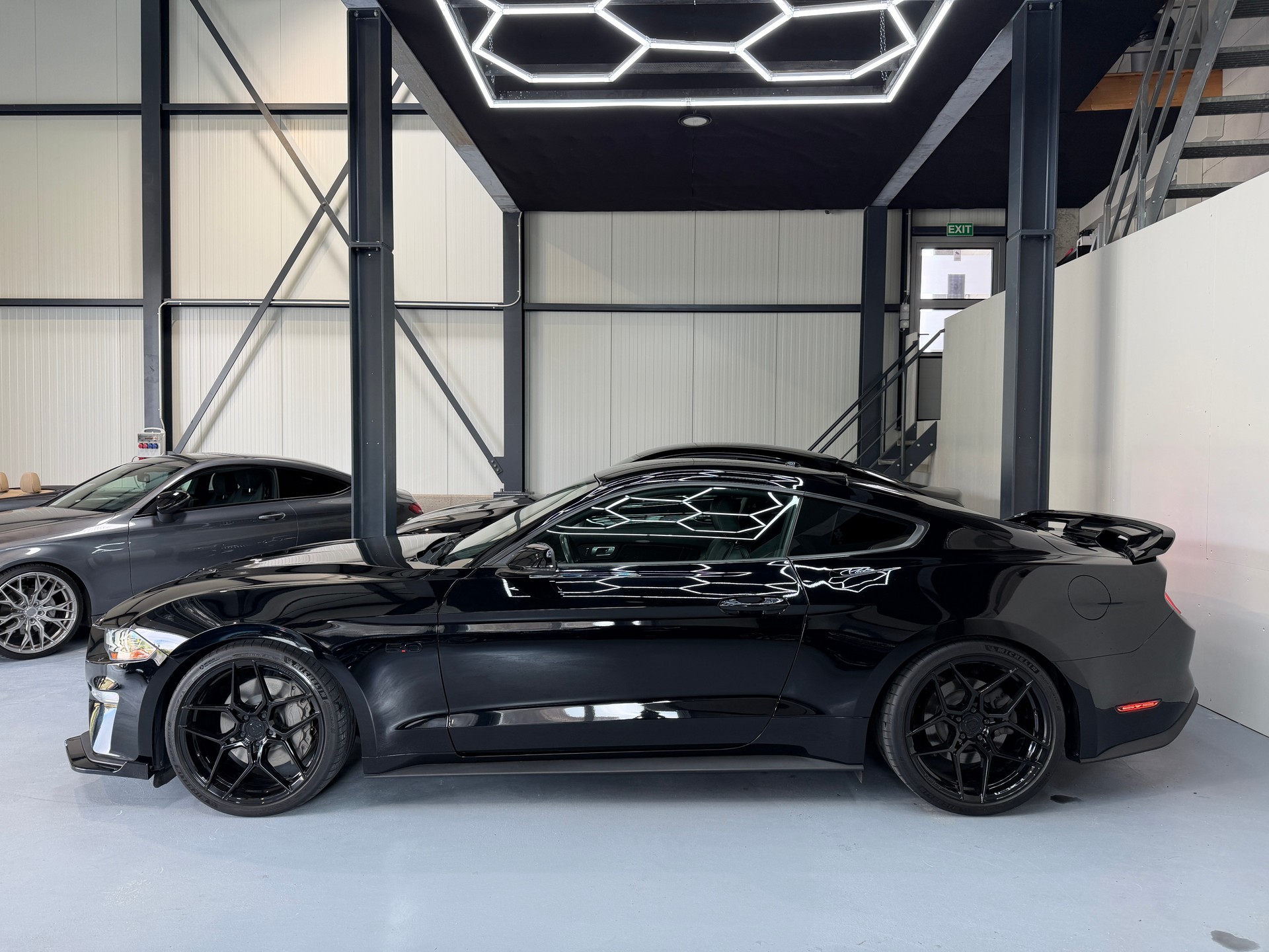 FORD Mustang Fastback 5.0 V8 GT Automat-image-3