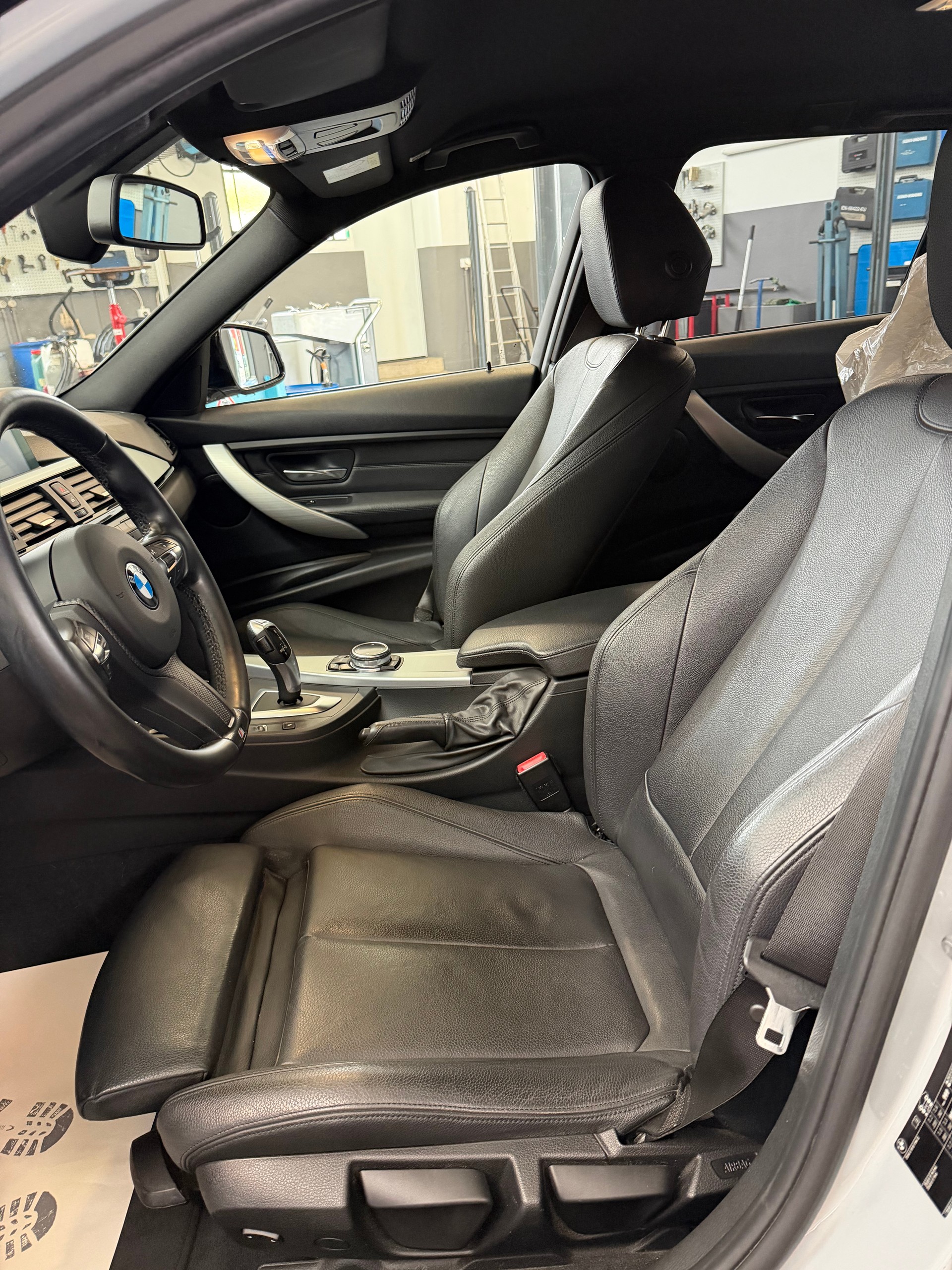 BMW 328i Touring Steptronic-image-13