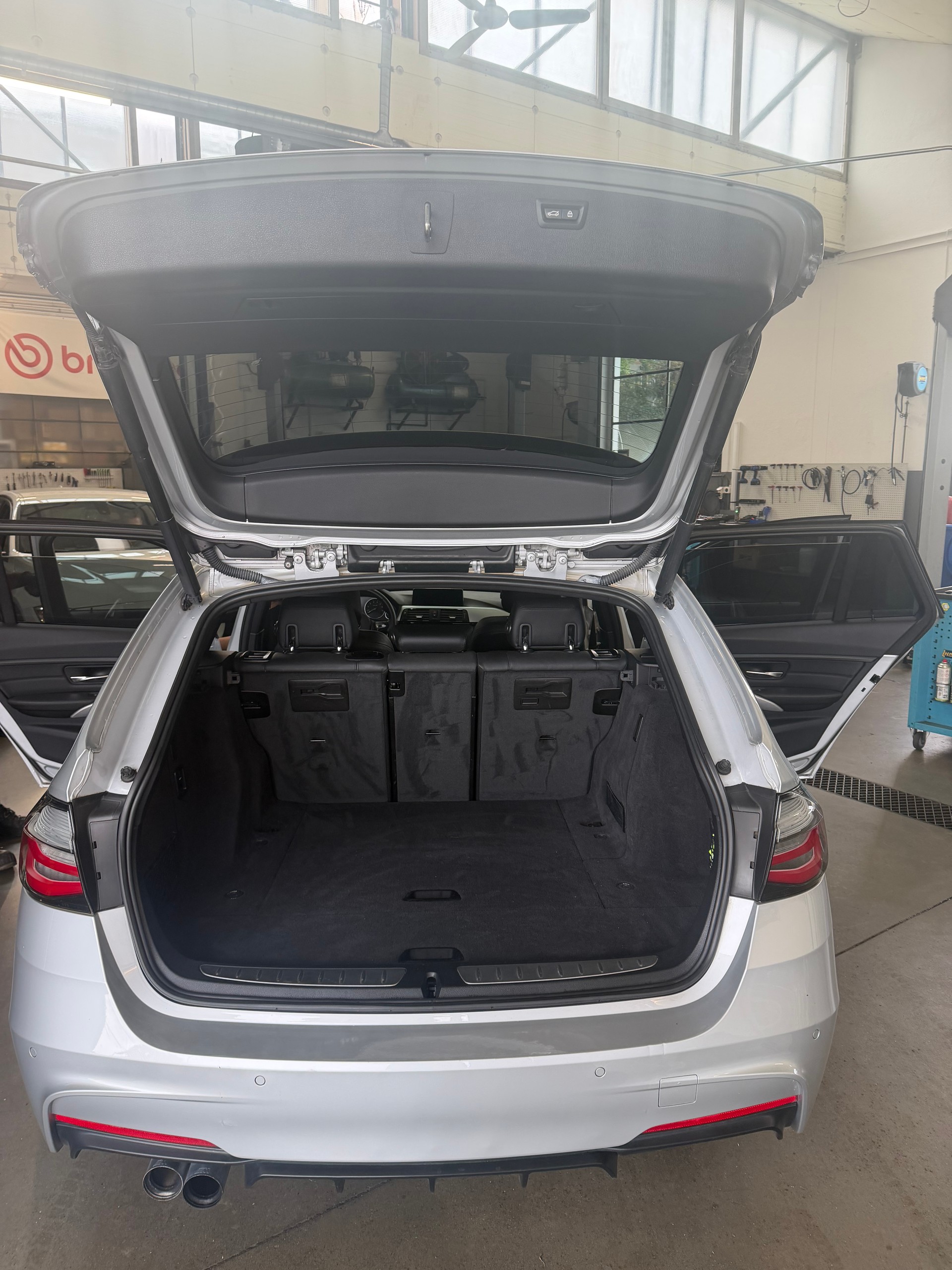 BMW 328i Touring Steptronic-image-11