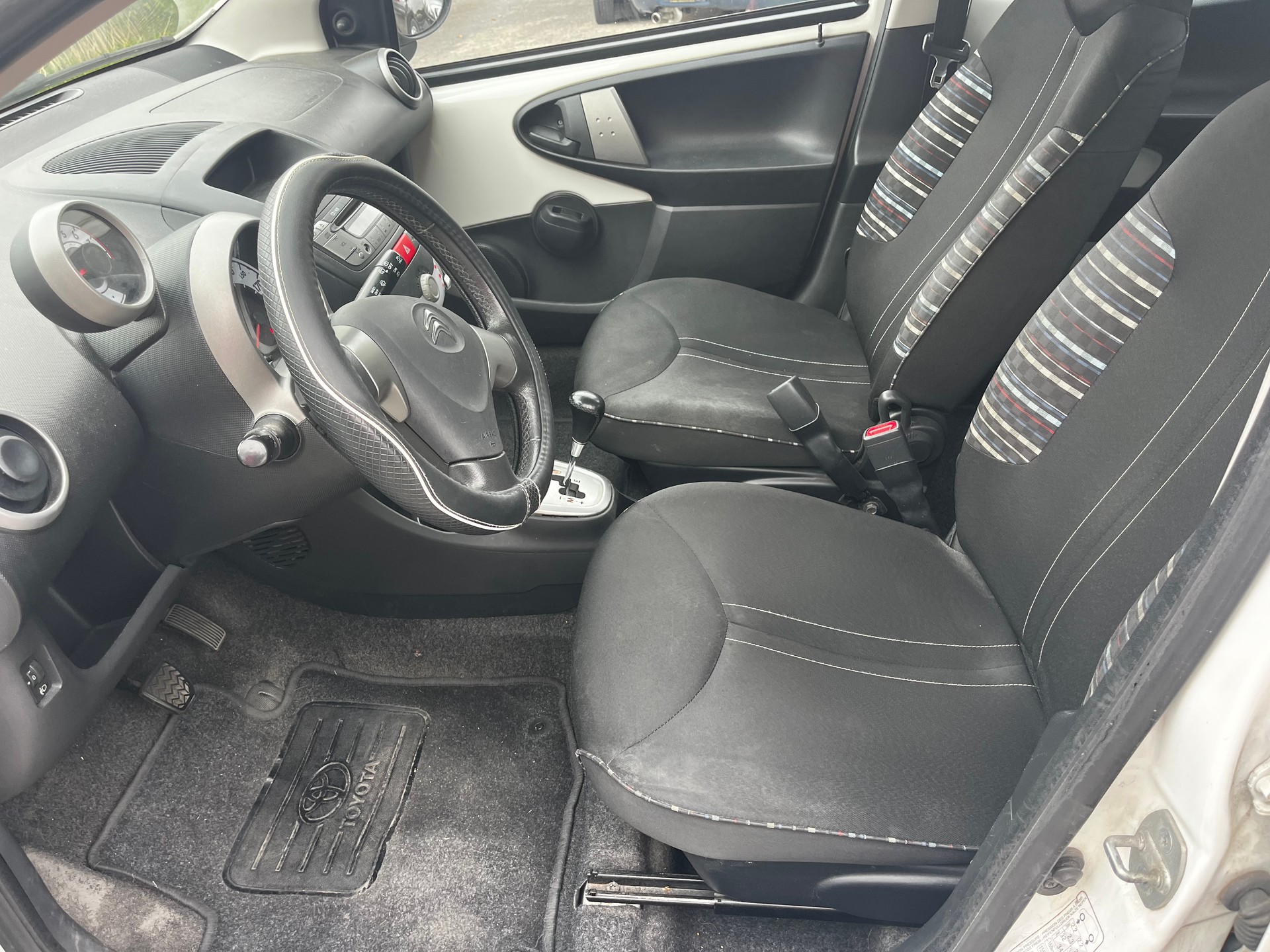 CITROEN C1 1.0i Séduction EGS-image-8