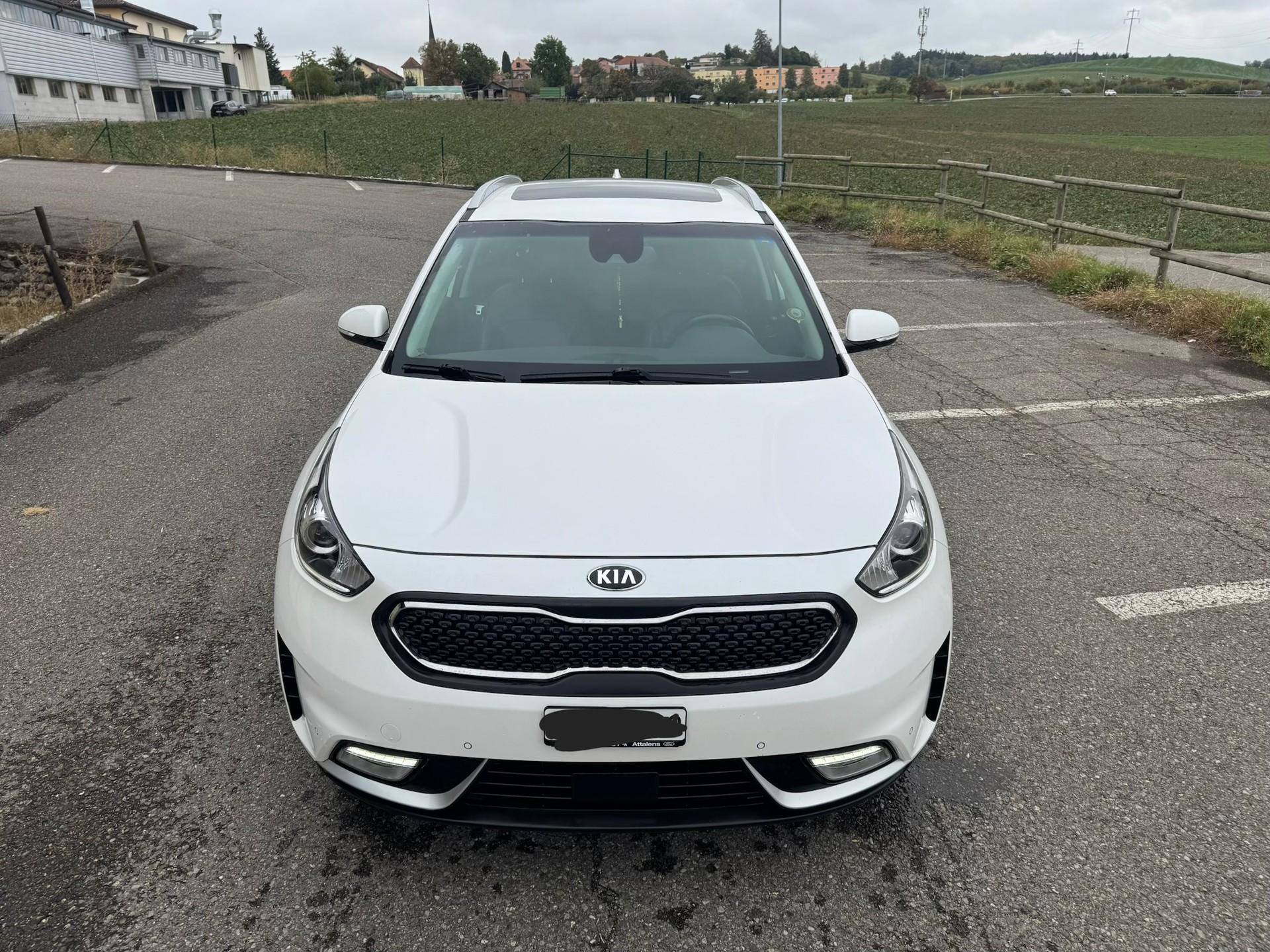 KIA Niro 1.6GDi Hybrid Style DCT-image-1
