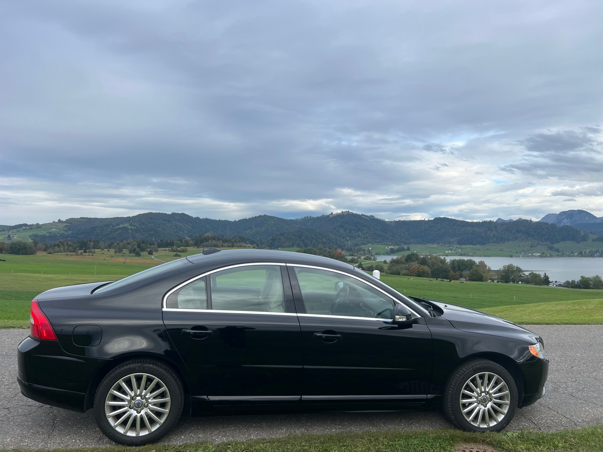 VOLVO S80 2.5T Momentum-image-5
