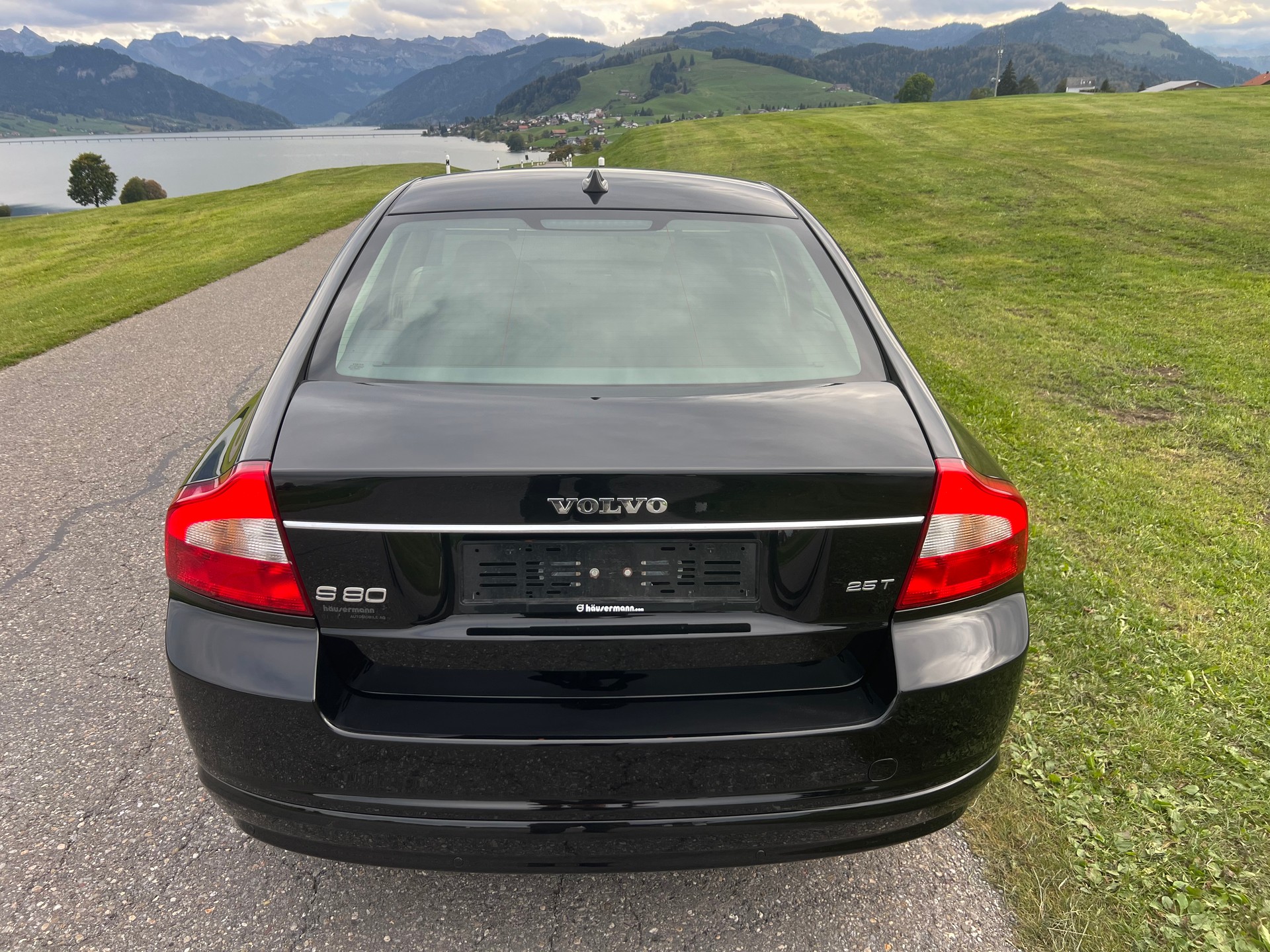 VOLVO S80 2.5T Momentum-image-4